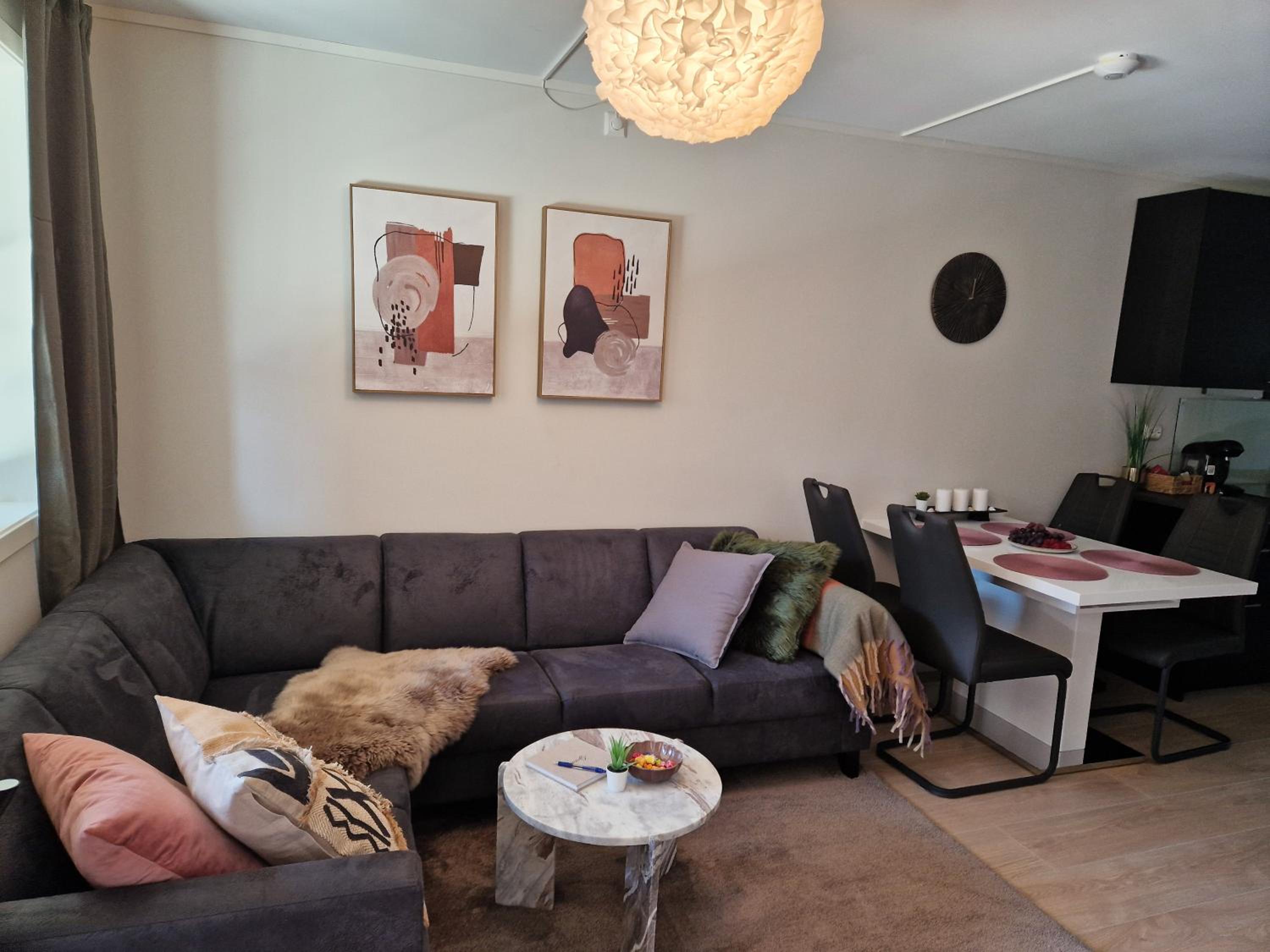 Cozy Apartment close to Ski Resort, Golf, Beach & Hiking view 5