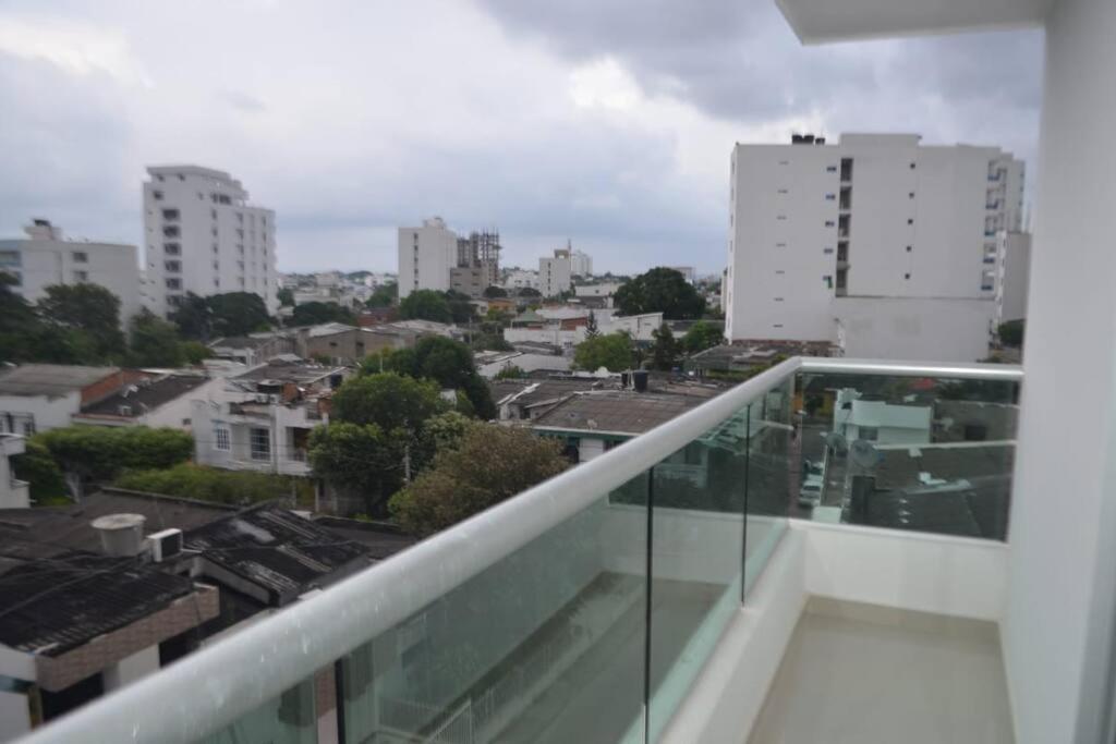 Apto de 3 alcobas, 2 balcones en lugar estratégico
