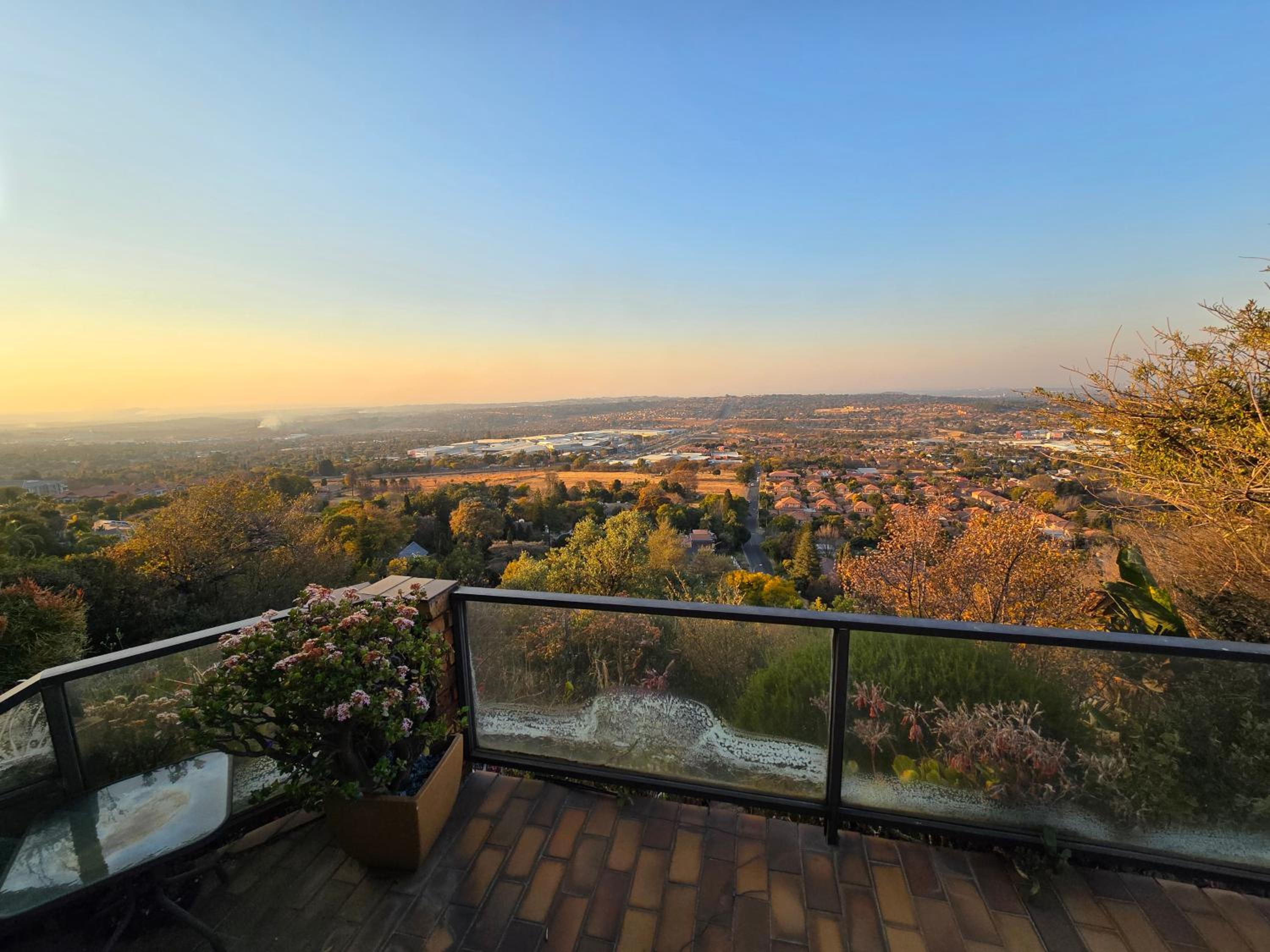 180 Degrees View on The Kloof view 4