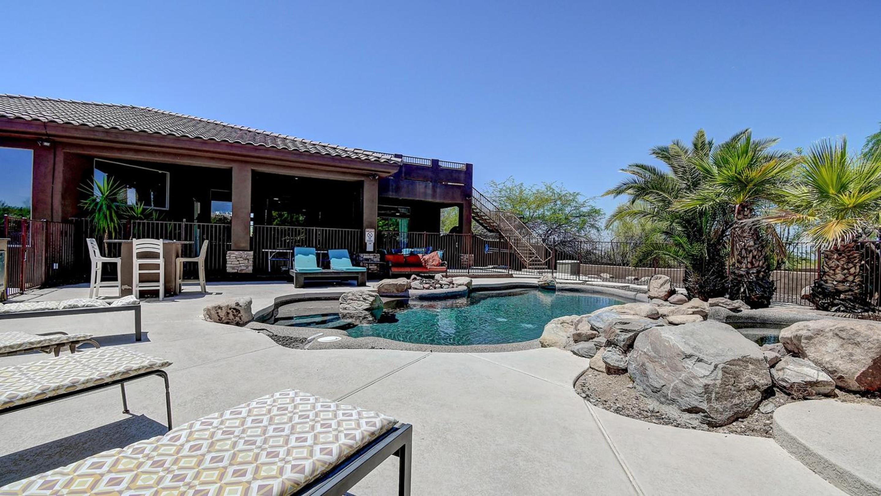 Custom Home 2 ACRES True Indoor-Outdoor Living