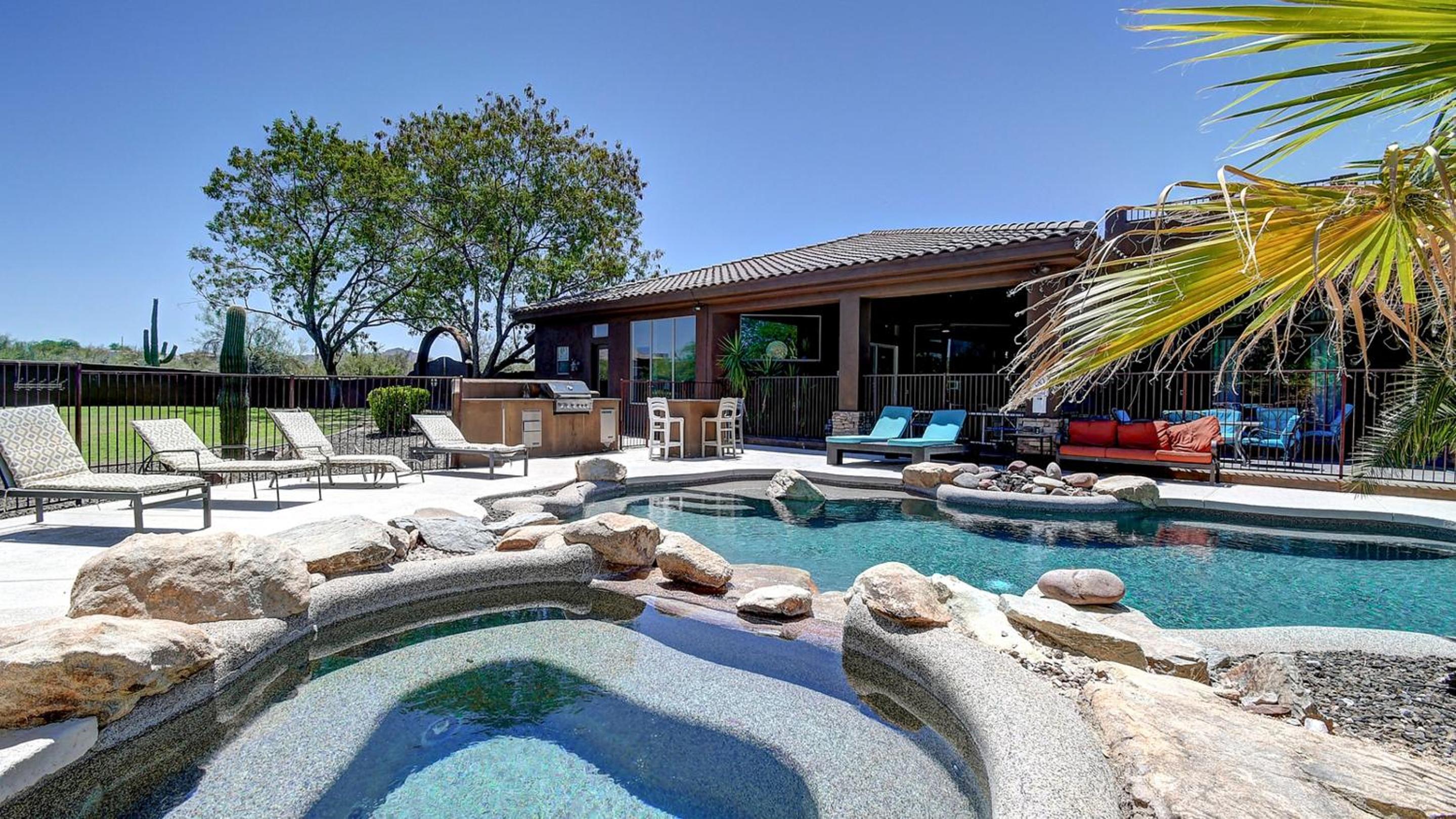 Custom Home 2 ACRES True Indoor-Outdoor Living