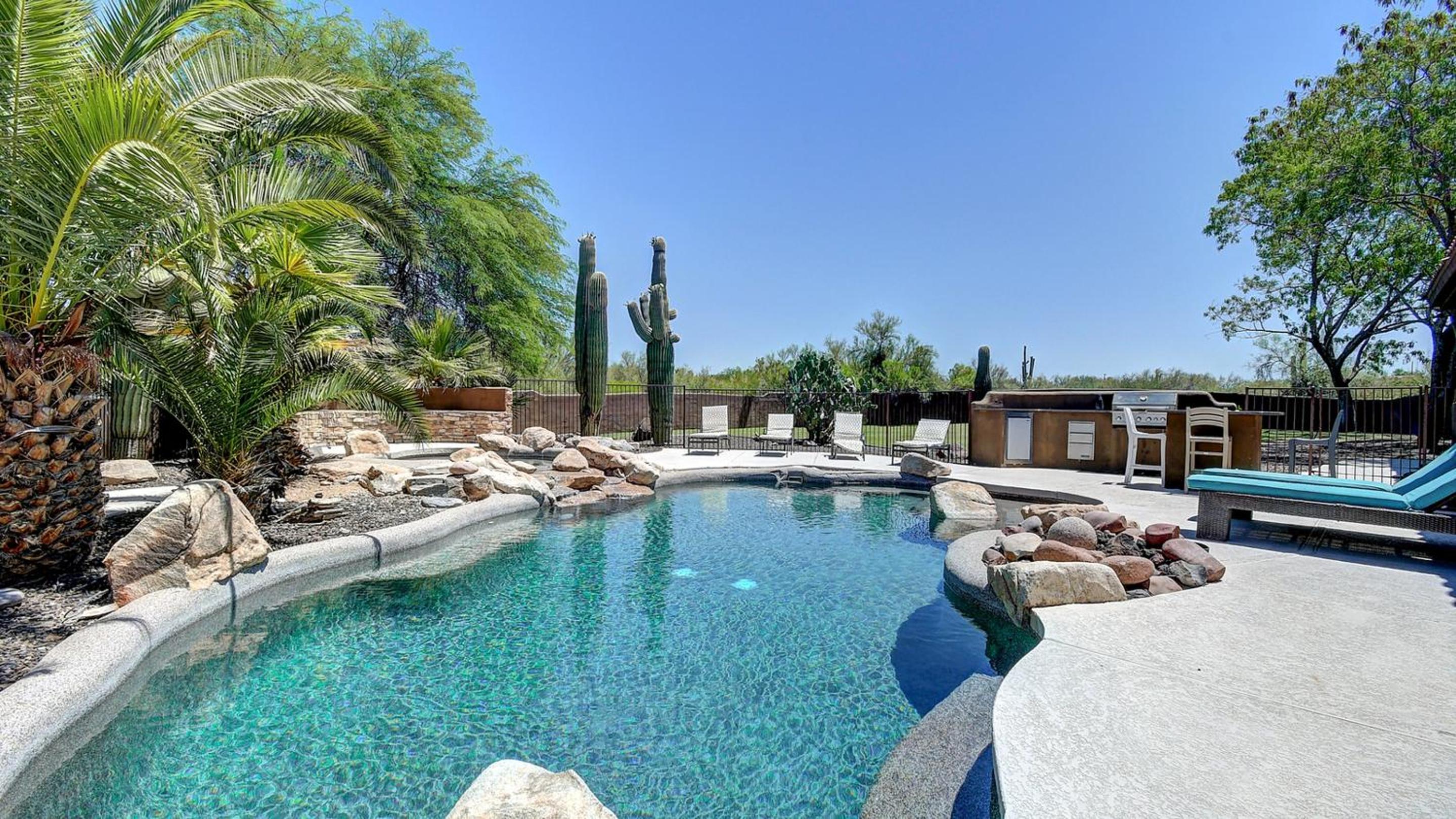 Custom Home 2 ACRES True Indoor-Outdoor Living