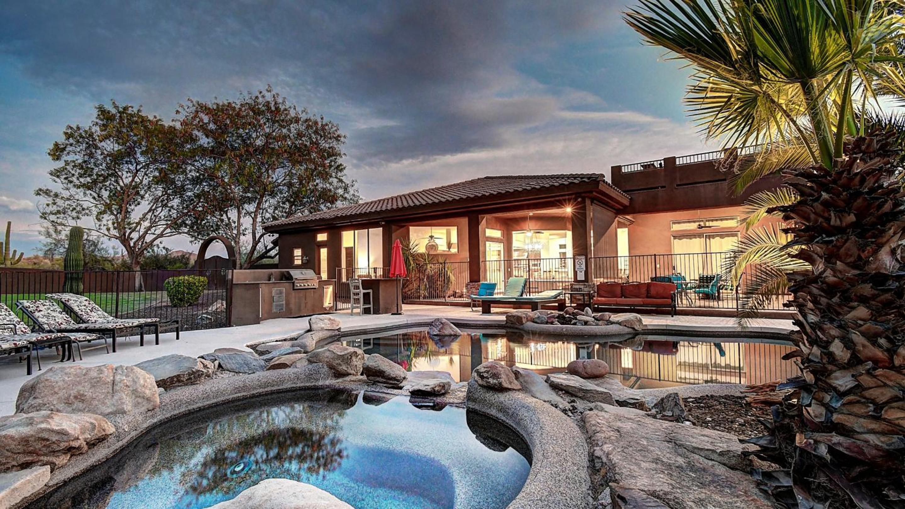 Custom Home 2 ACRES True Indoor-Outdoor Living
