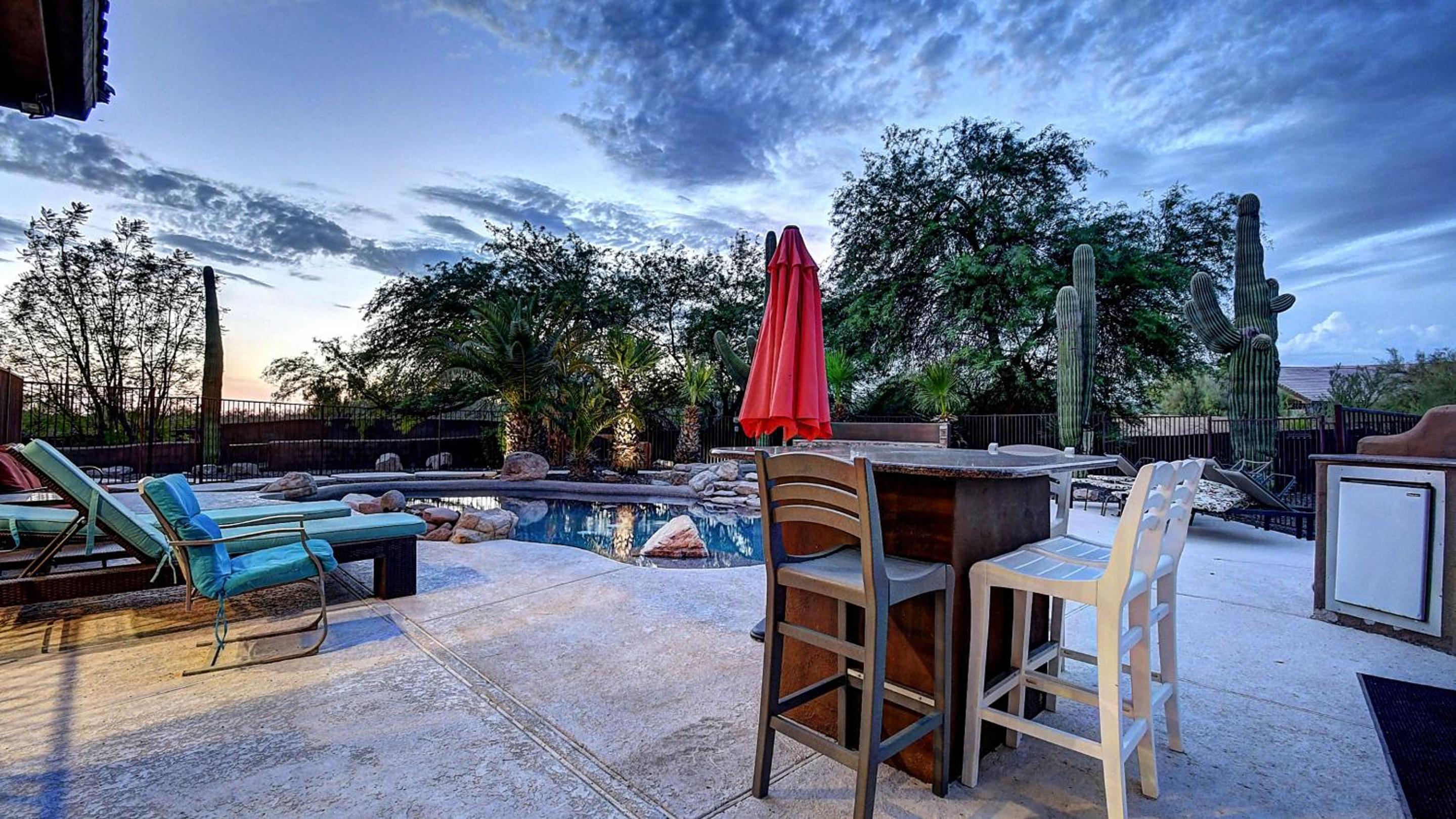 Custom Home 2 ACRES True Indoor-Outdoor Living