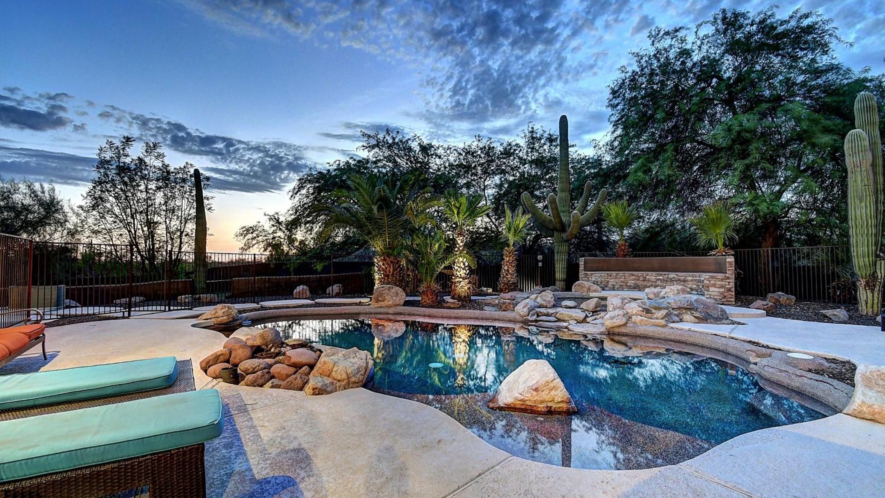 Custom Home 2 ACRES True Indoor-Outdoor Living