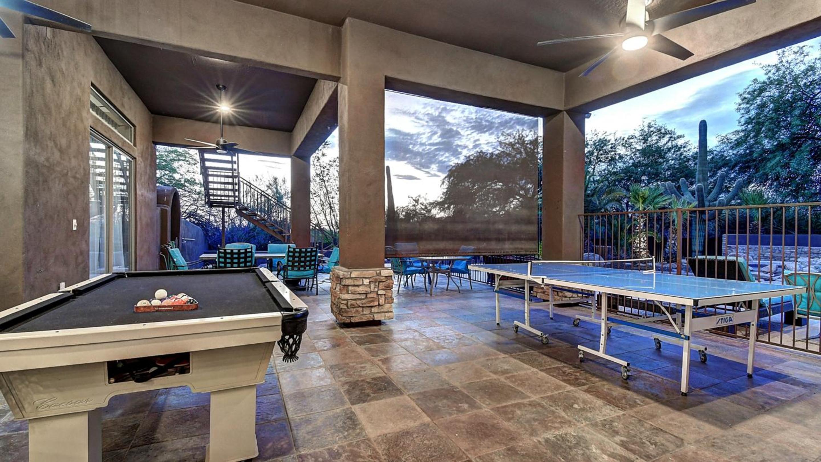 Custom Home 2 ACRES True Indoor-Outdoor Living