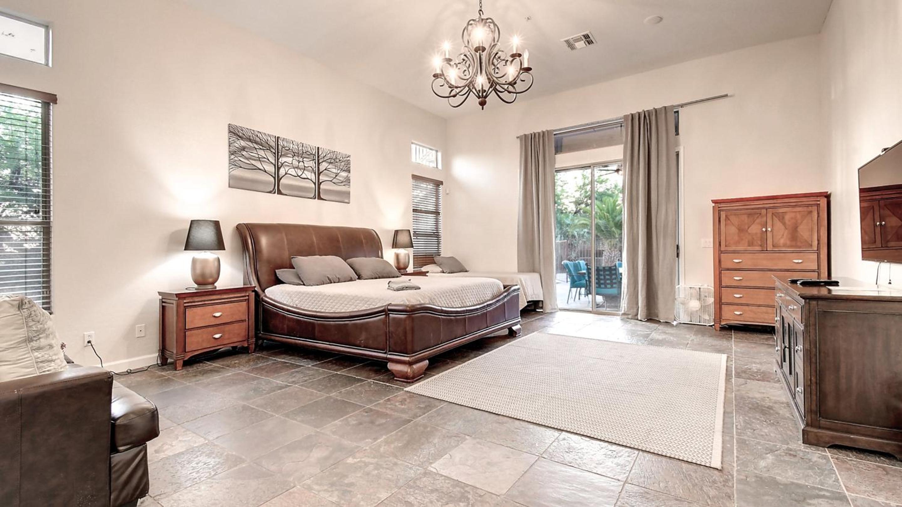 Custom Home 2 ACRES True Indoor-Outdoor Living