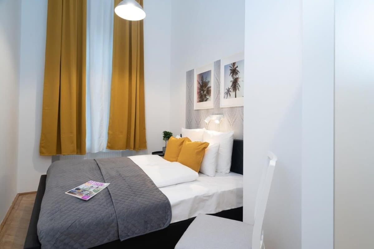 Ultra central large stylish apartment