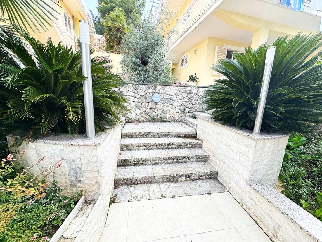 Antonio Apartments