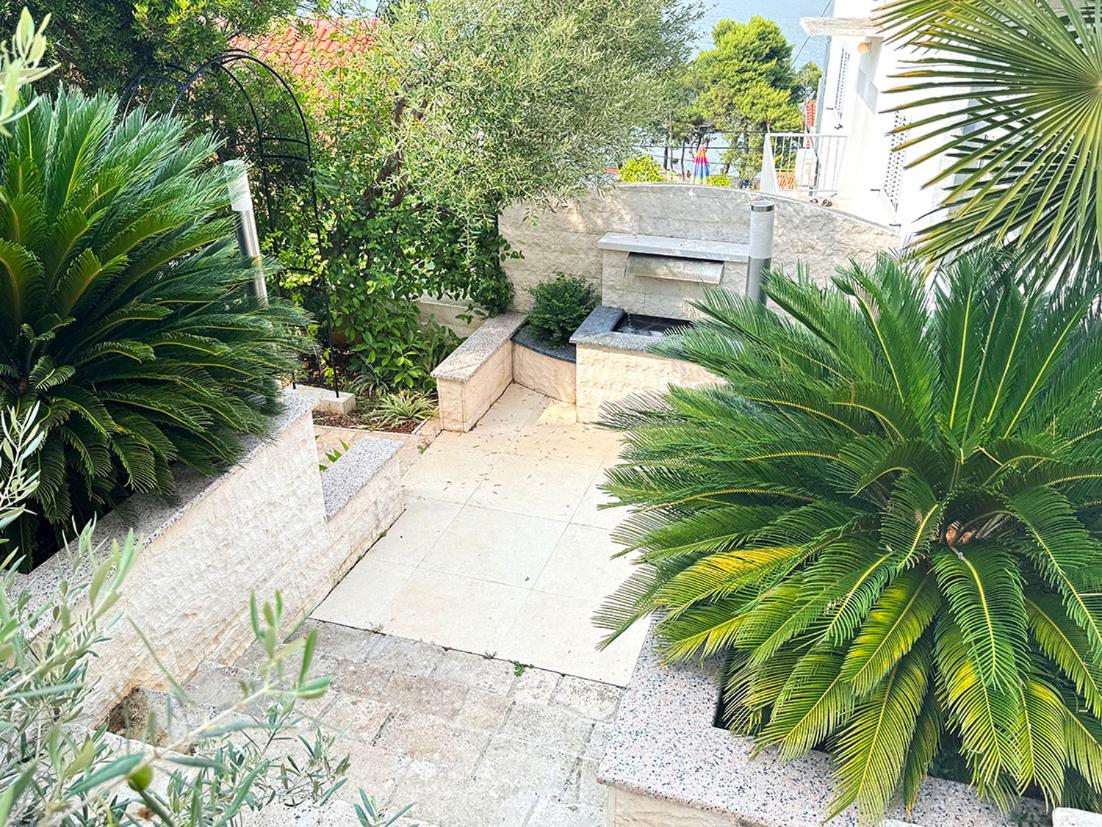 Antonio Apartments