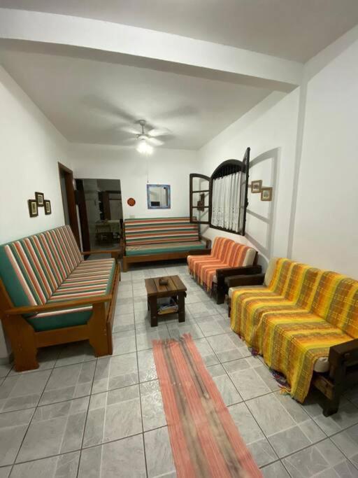 Linda casa com piscina à 3min da Praia caminhando