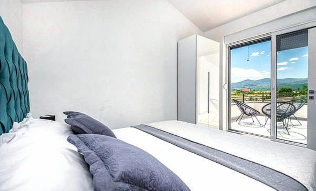 Villa Tim is a 4 bedroom villa with 38 sqm heated pool view 4