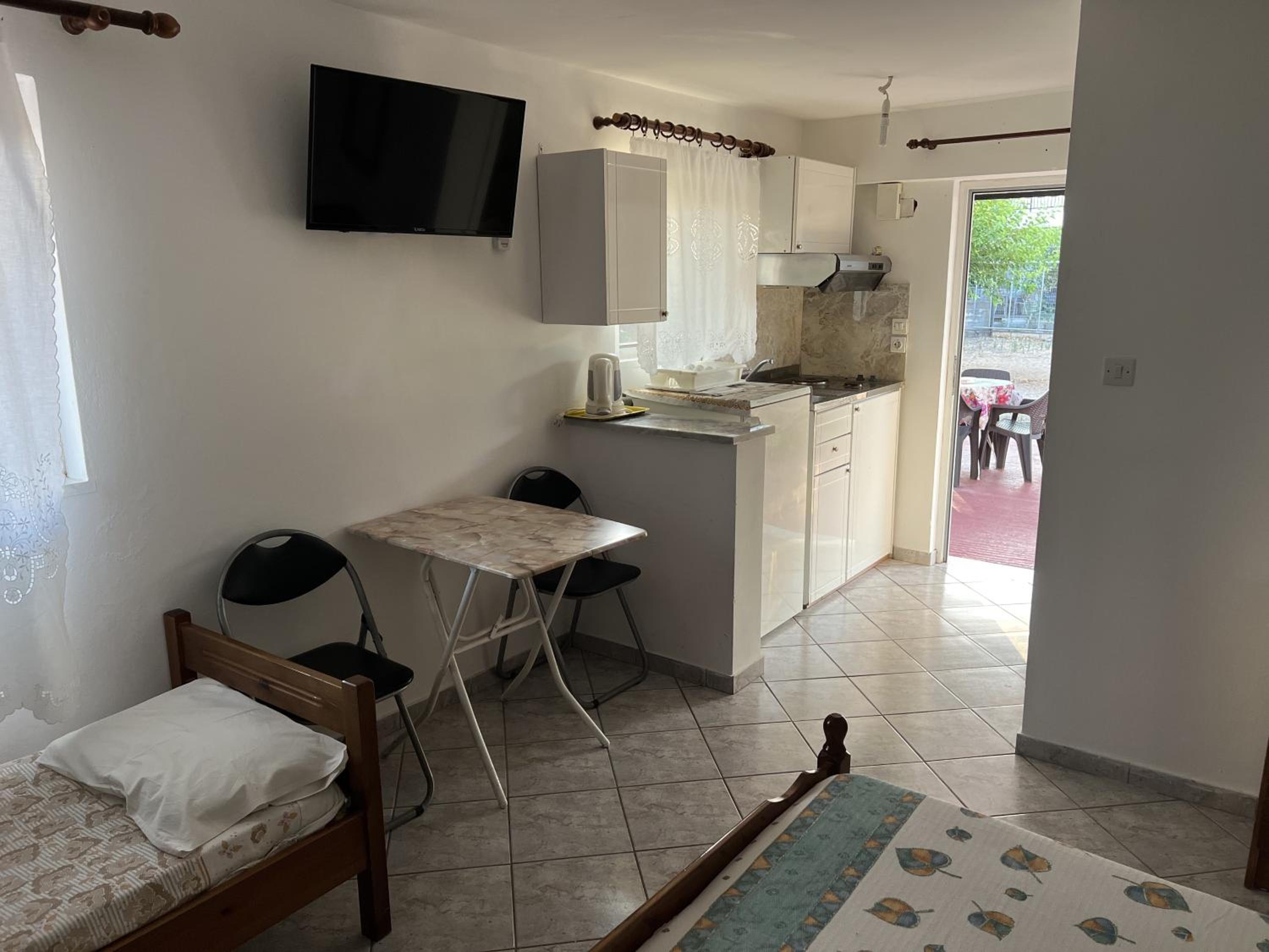 Kakovatos Guest Rooms