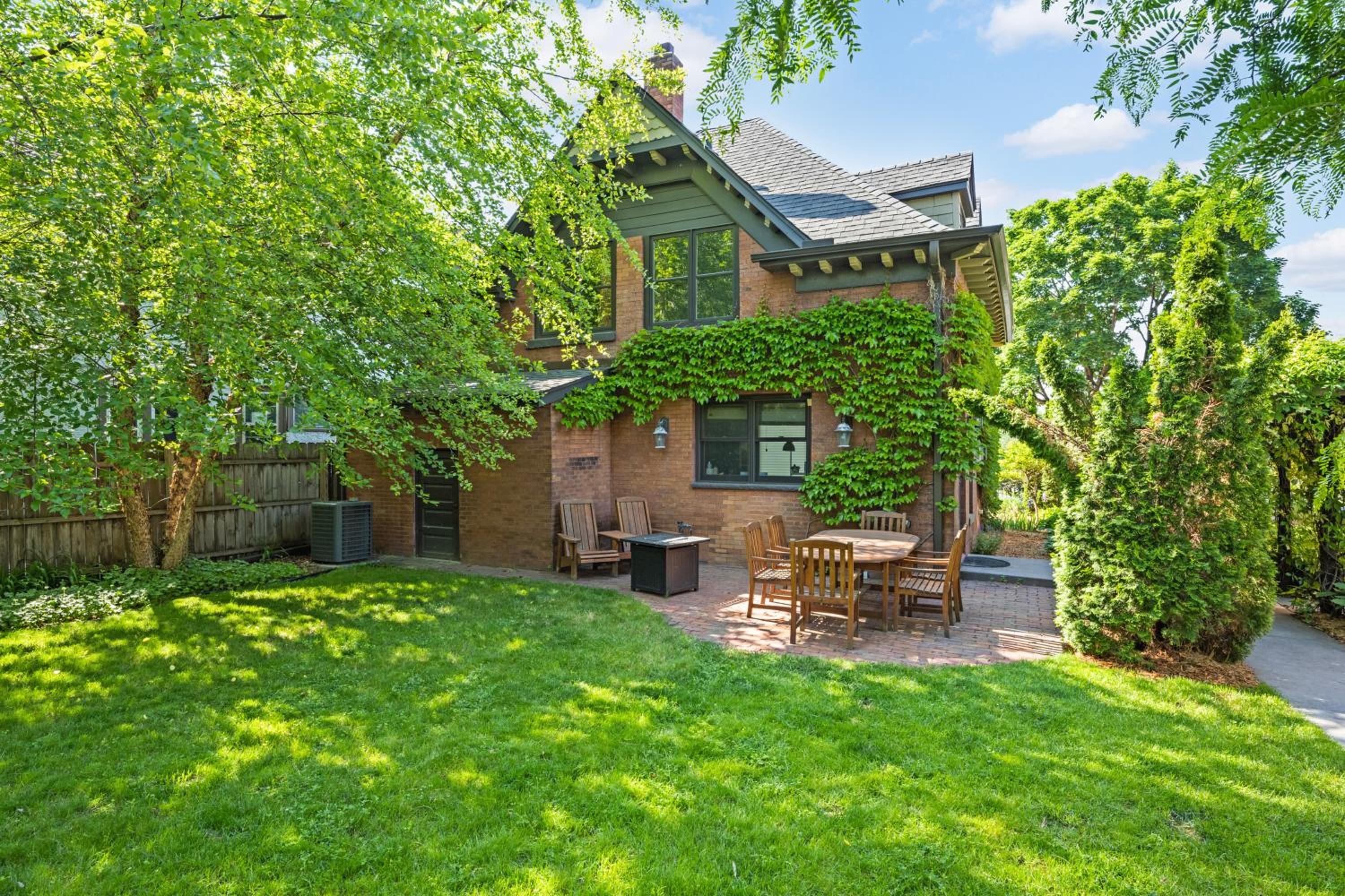 Ekman Carriage House