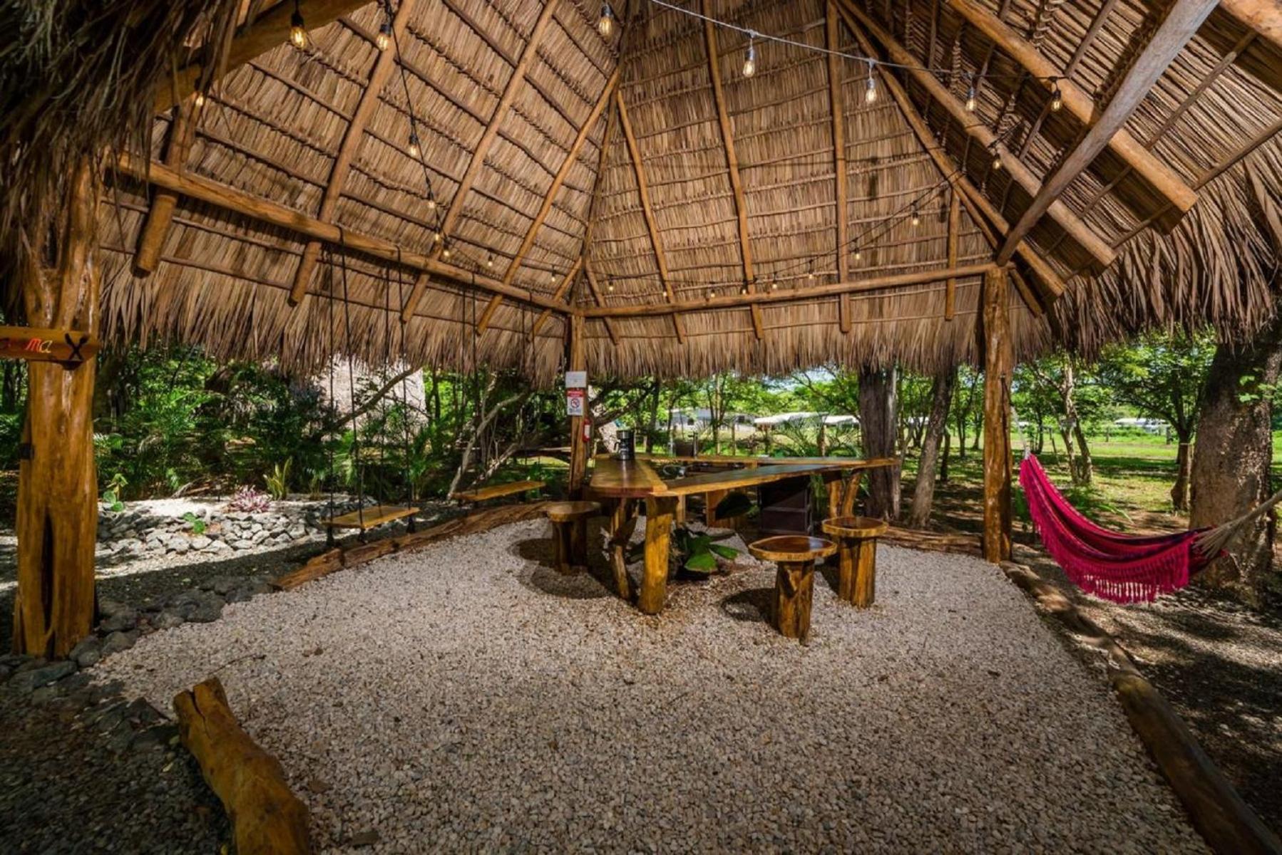 Cabinas de Lou Eco Lodge TAMARINDO
