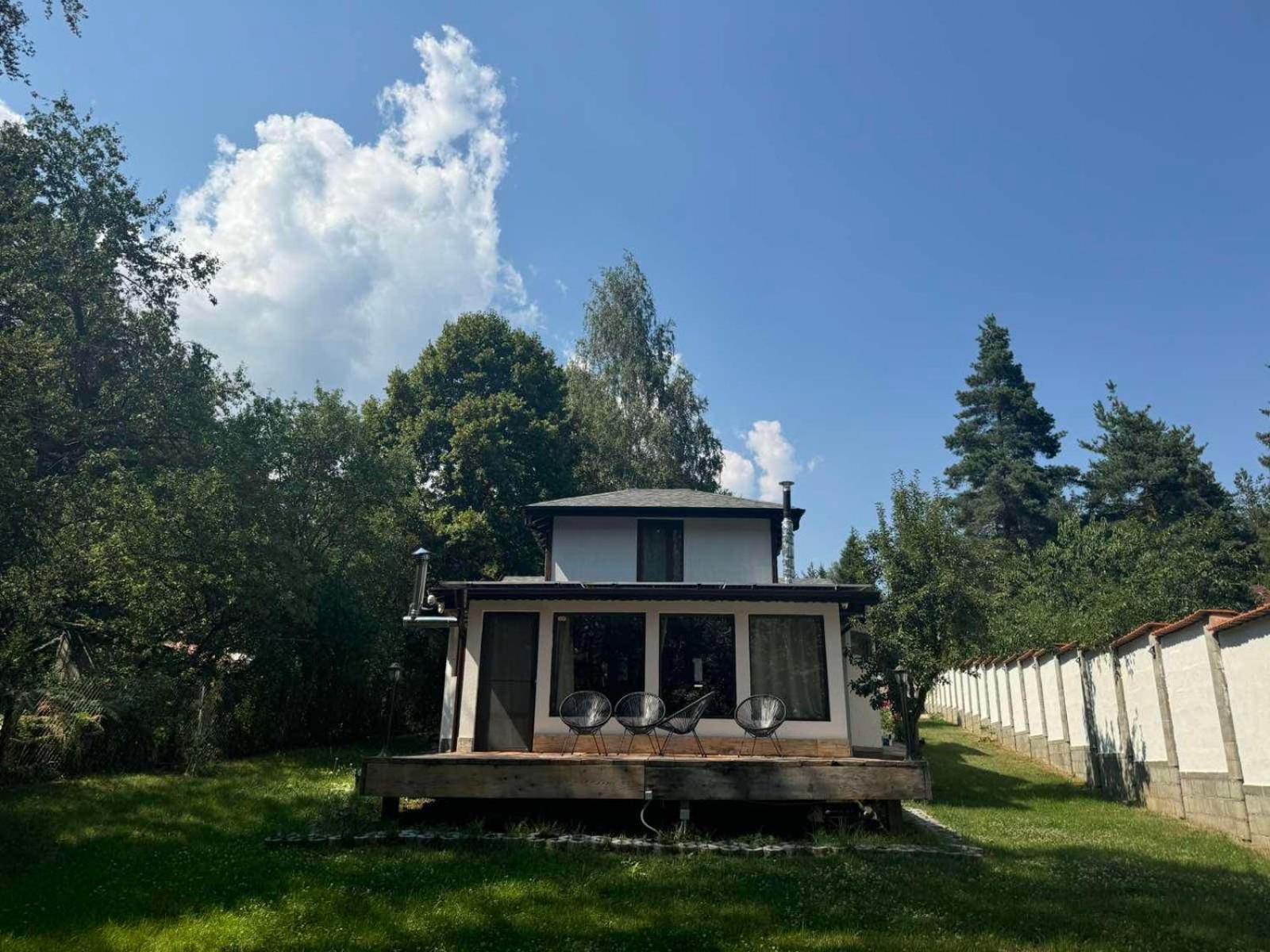 Hotel Villa Yarema Mountain Relax with Hot Jacuzzi & Sauna - Image 1