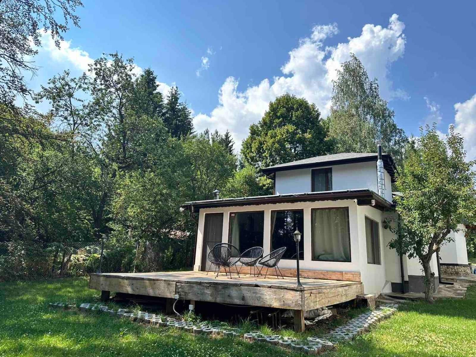 Villa Yarema Mountain Relax with Hot Jacuzzi & Sauna by BookVillaBG