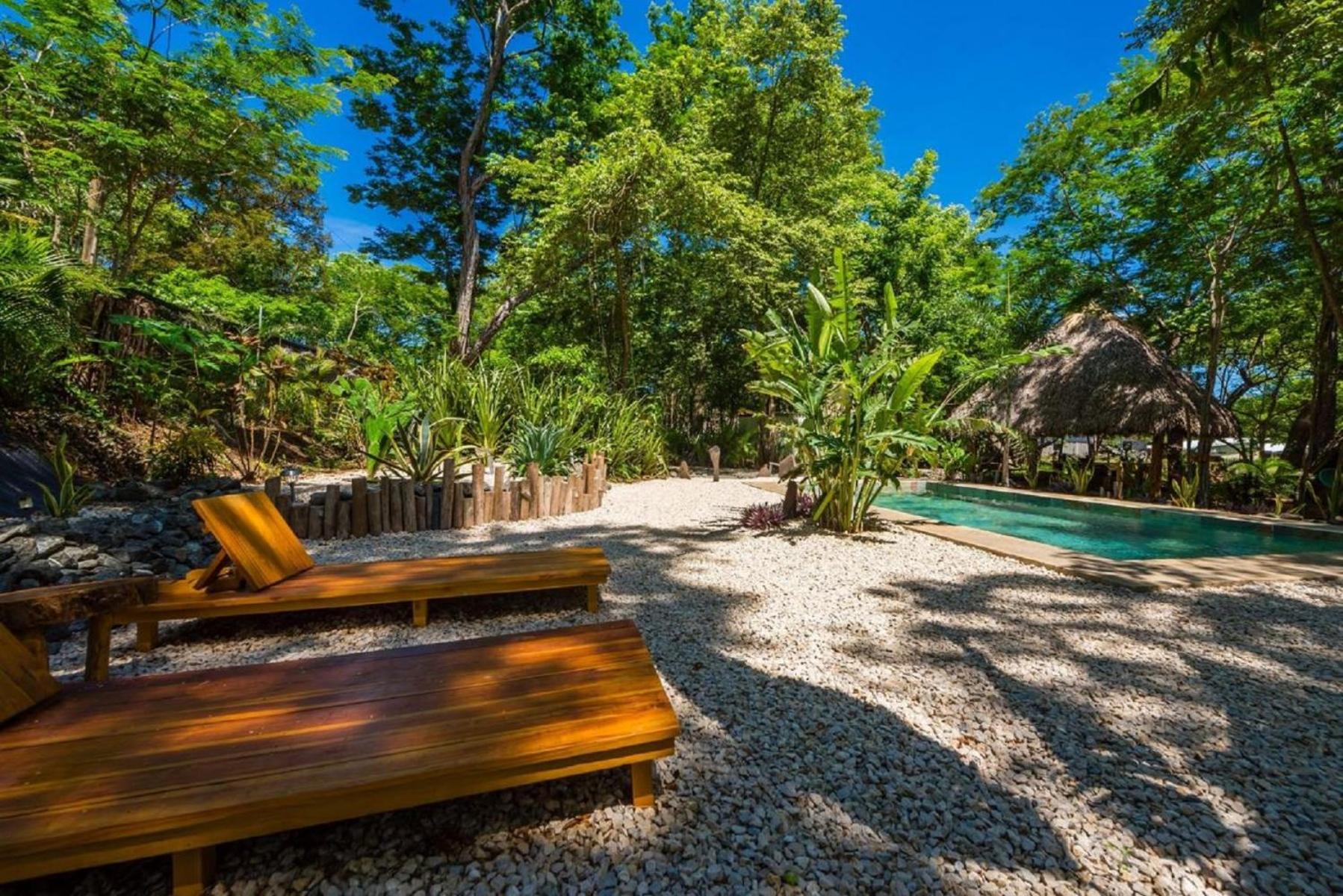 Cabinas de Lou Eco Lodge TAMARINDO