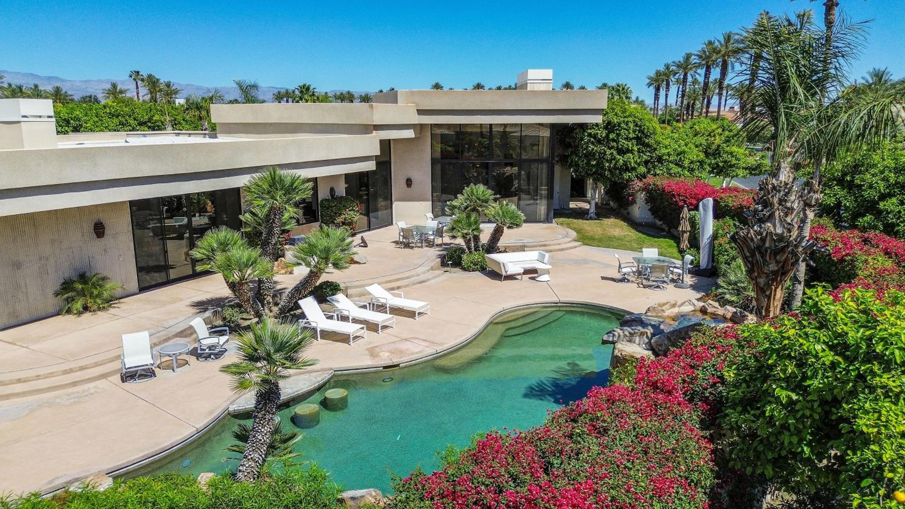 The Estancias, Compound in La Quinta on a 1 acre lot Ultimate Privacy view 4