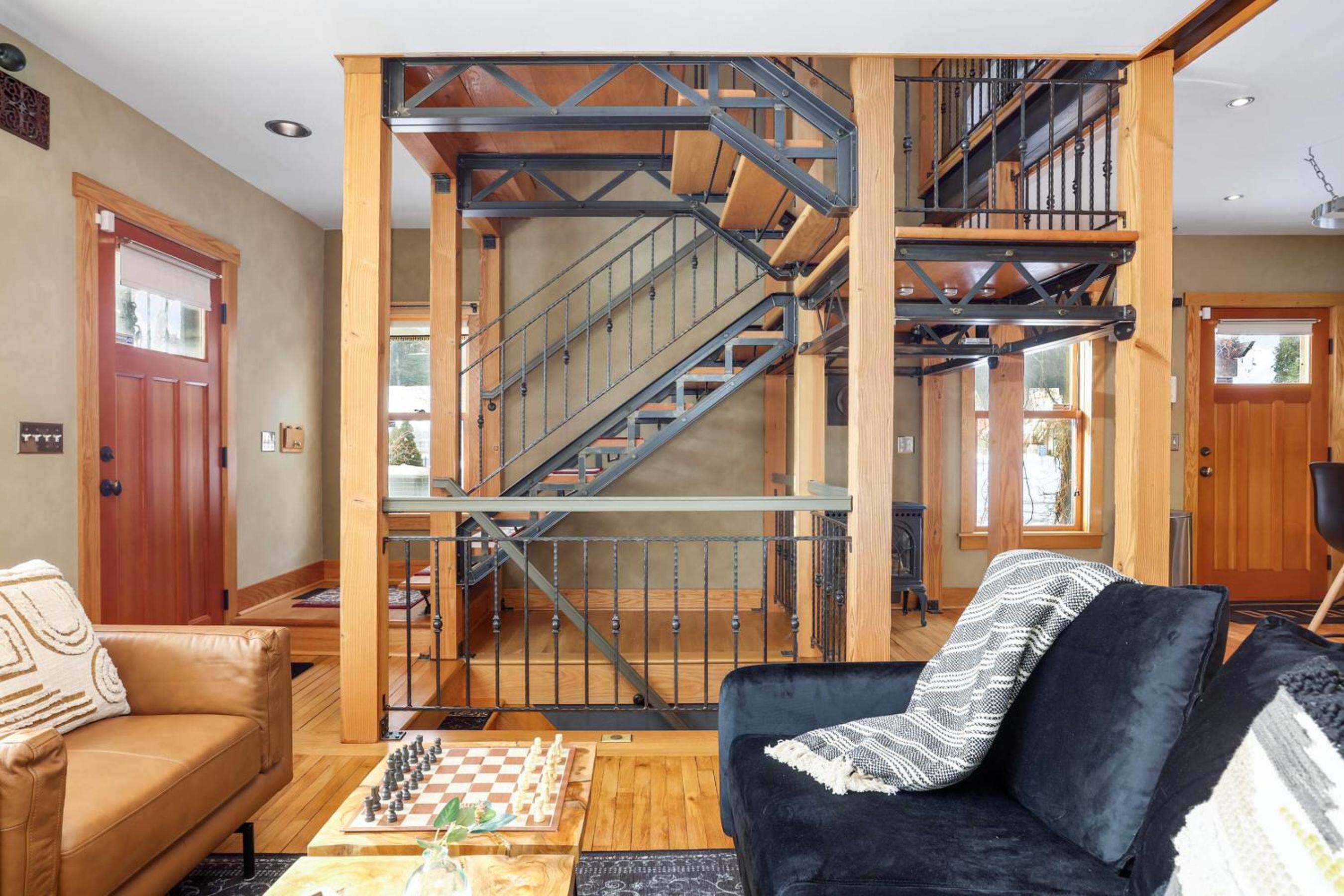Ekman Carriage House