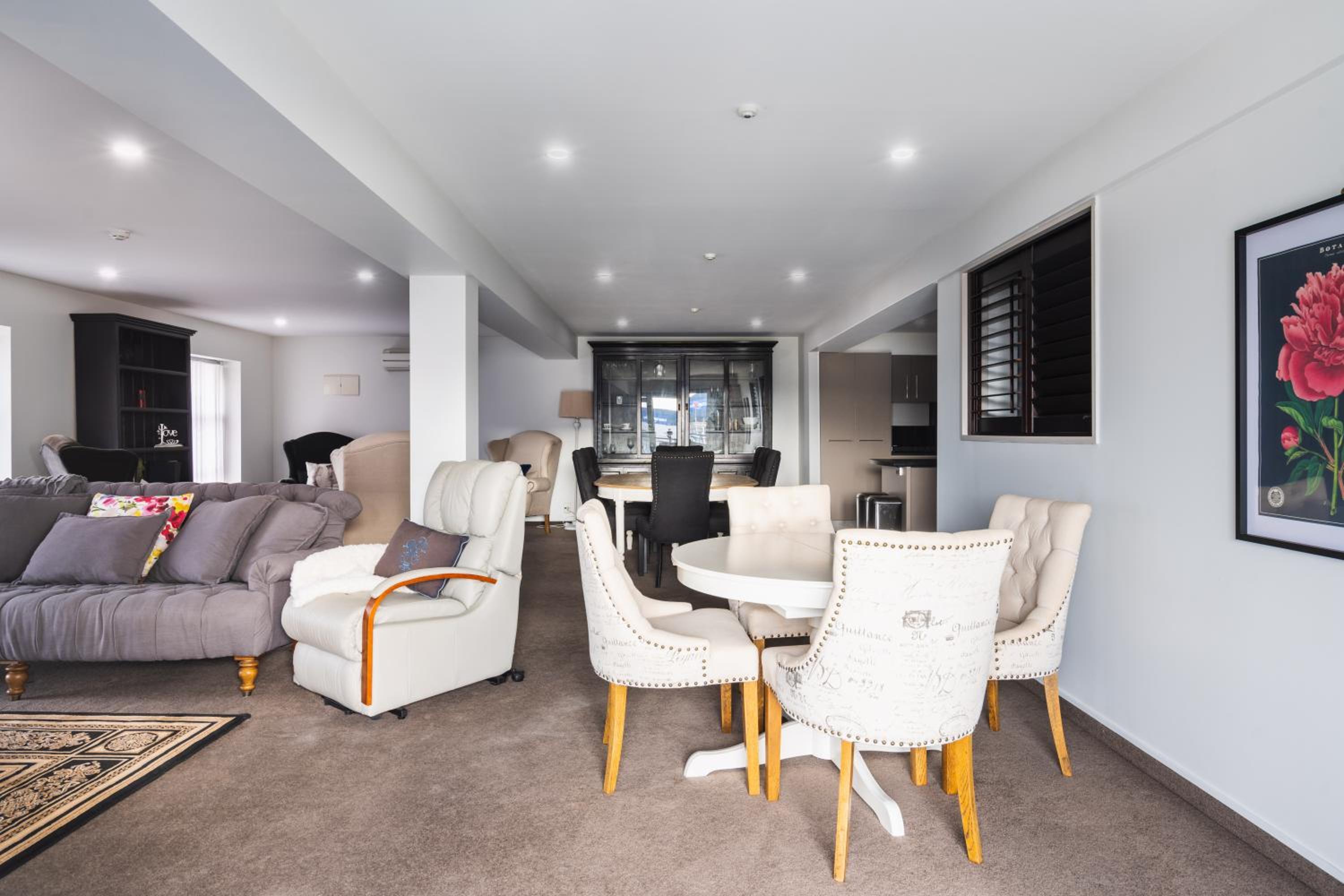 Manor Place Stays- Apartment Two