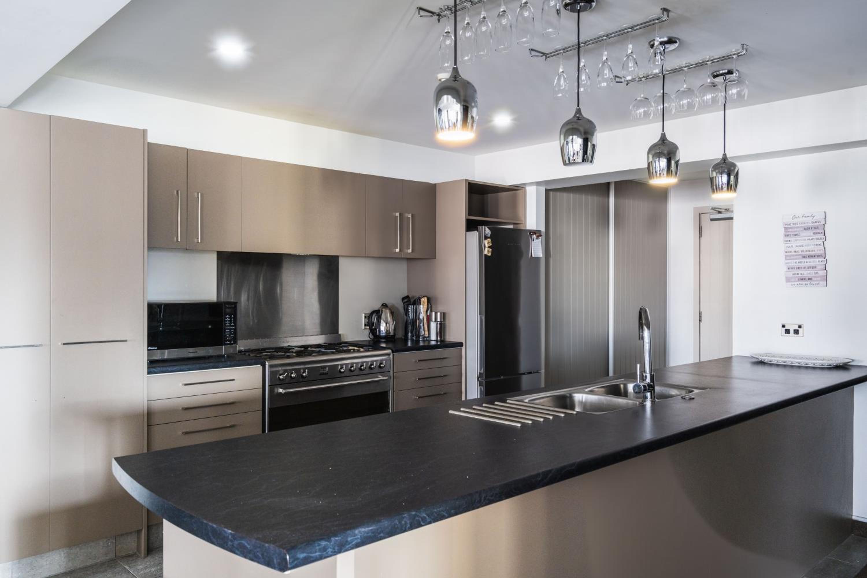 Manor Place Stays- Apartment Two