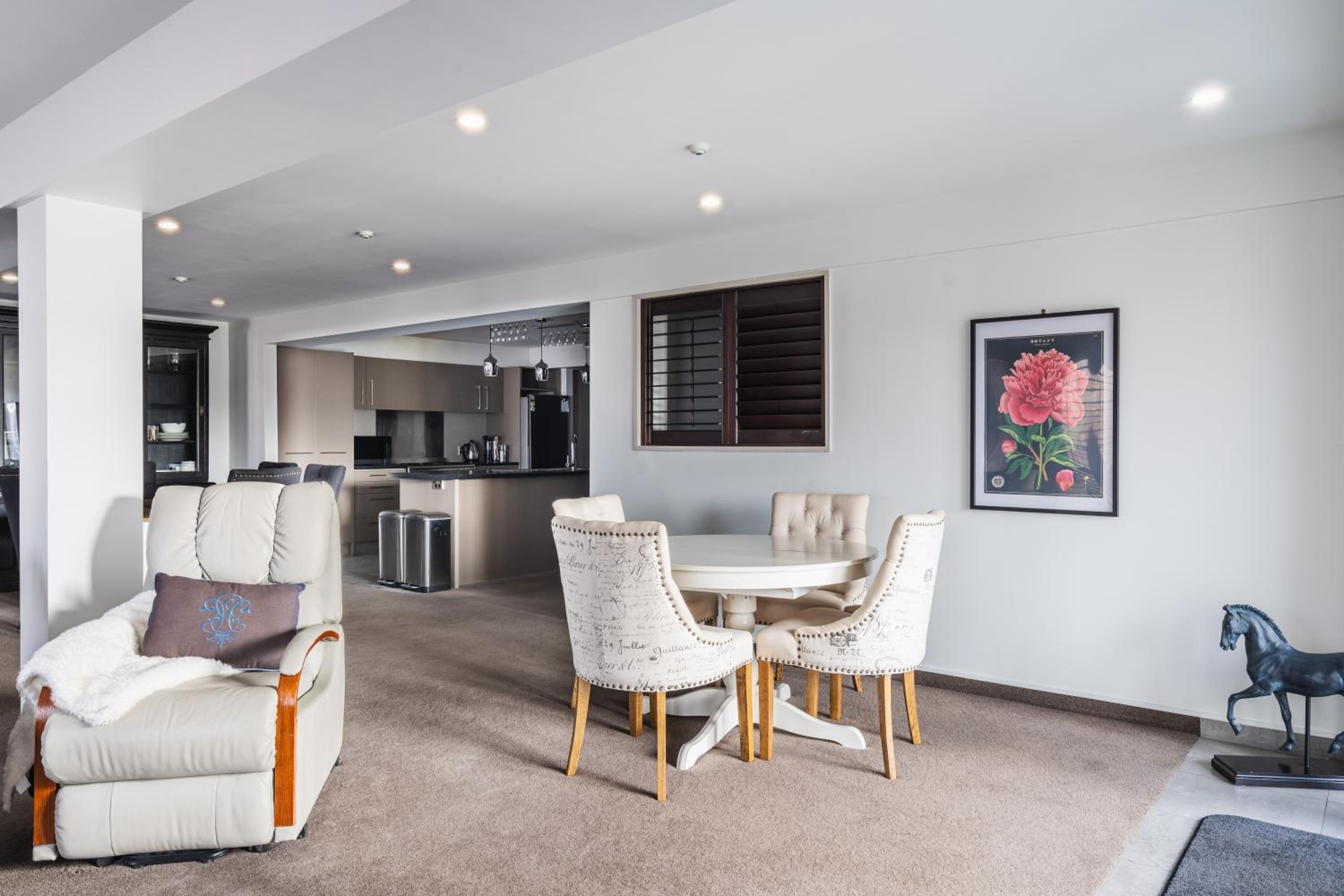 Manor Place Stays- Apartment Two