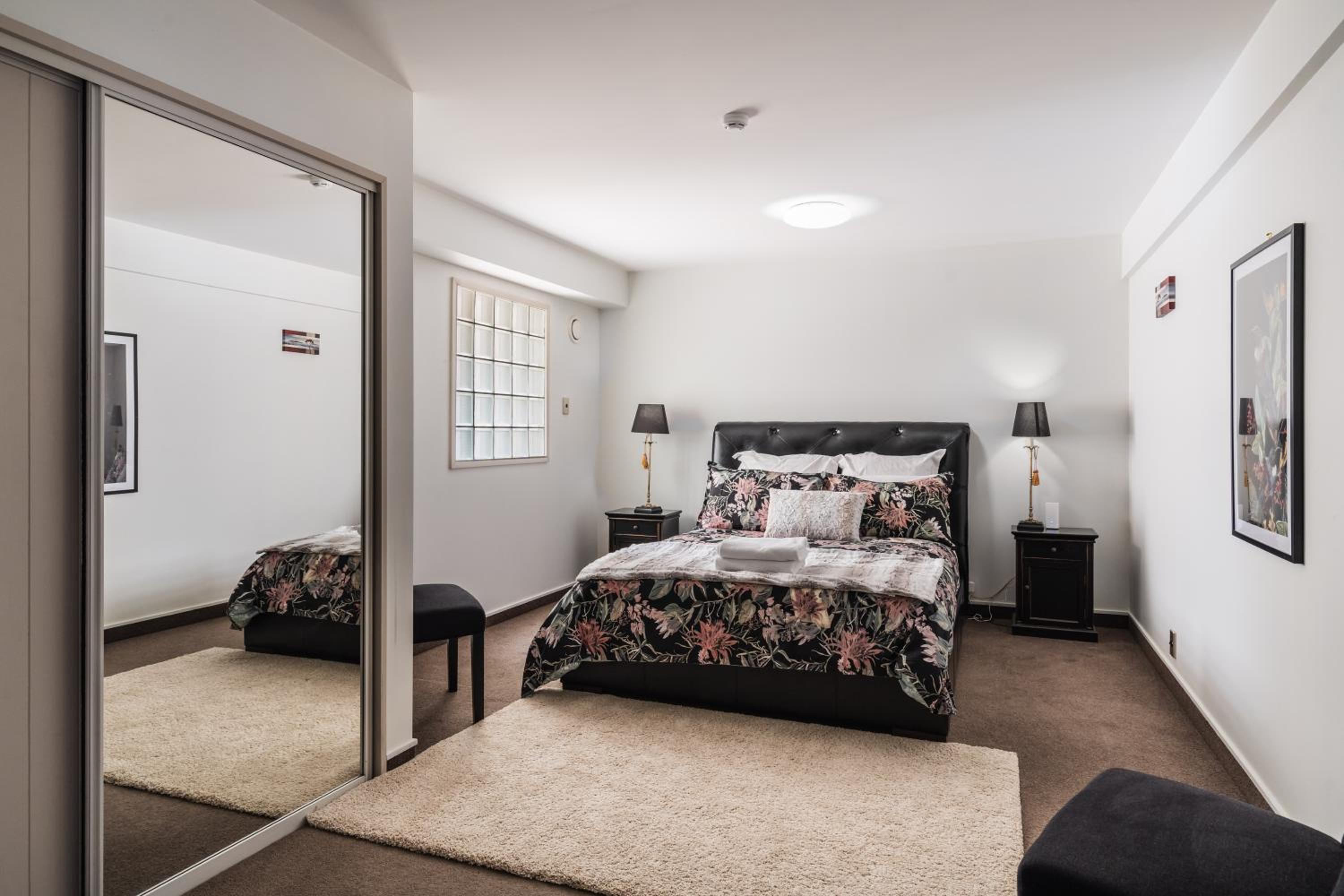 Manor Place Stays- Apartment Two