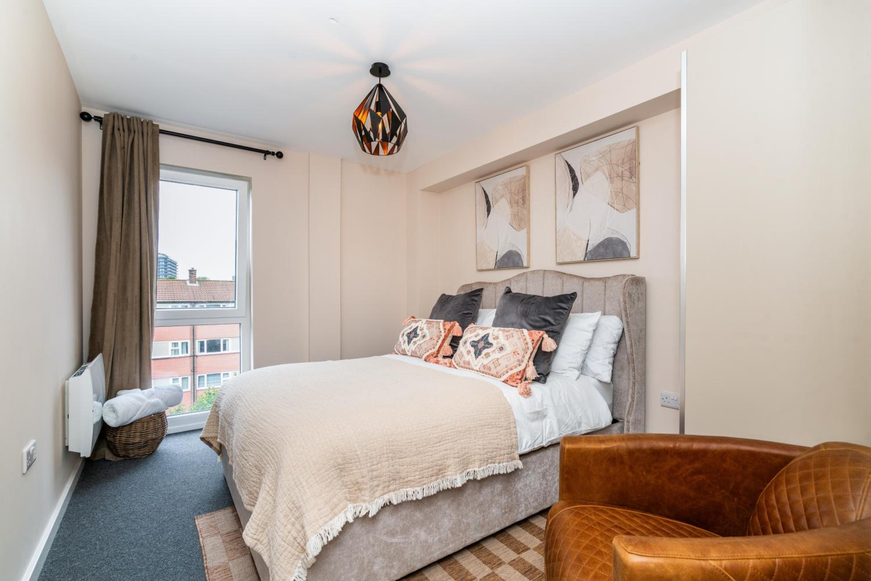 Modern 2bed in Manchester view 5