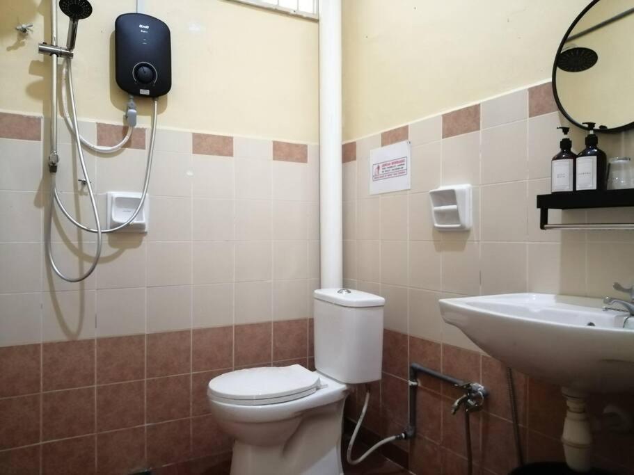 Cozy SEMI-D Home, Bandar Perdana - 3 Airconds photo 7