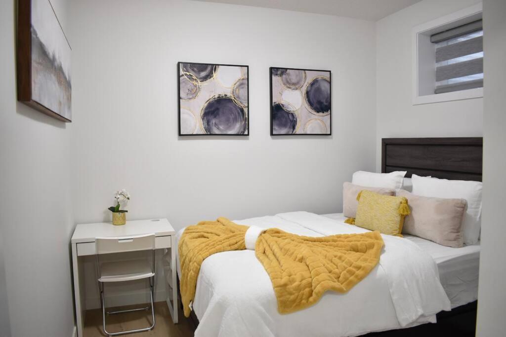 Cozy escape! 2 BR Guest Suite! 2 Queen Beds! Complimentary WIFI Netflix & Parking! 11 Mins from YEG! 20 Mins from WEM!