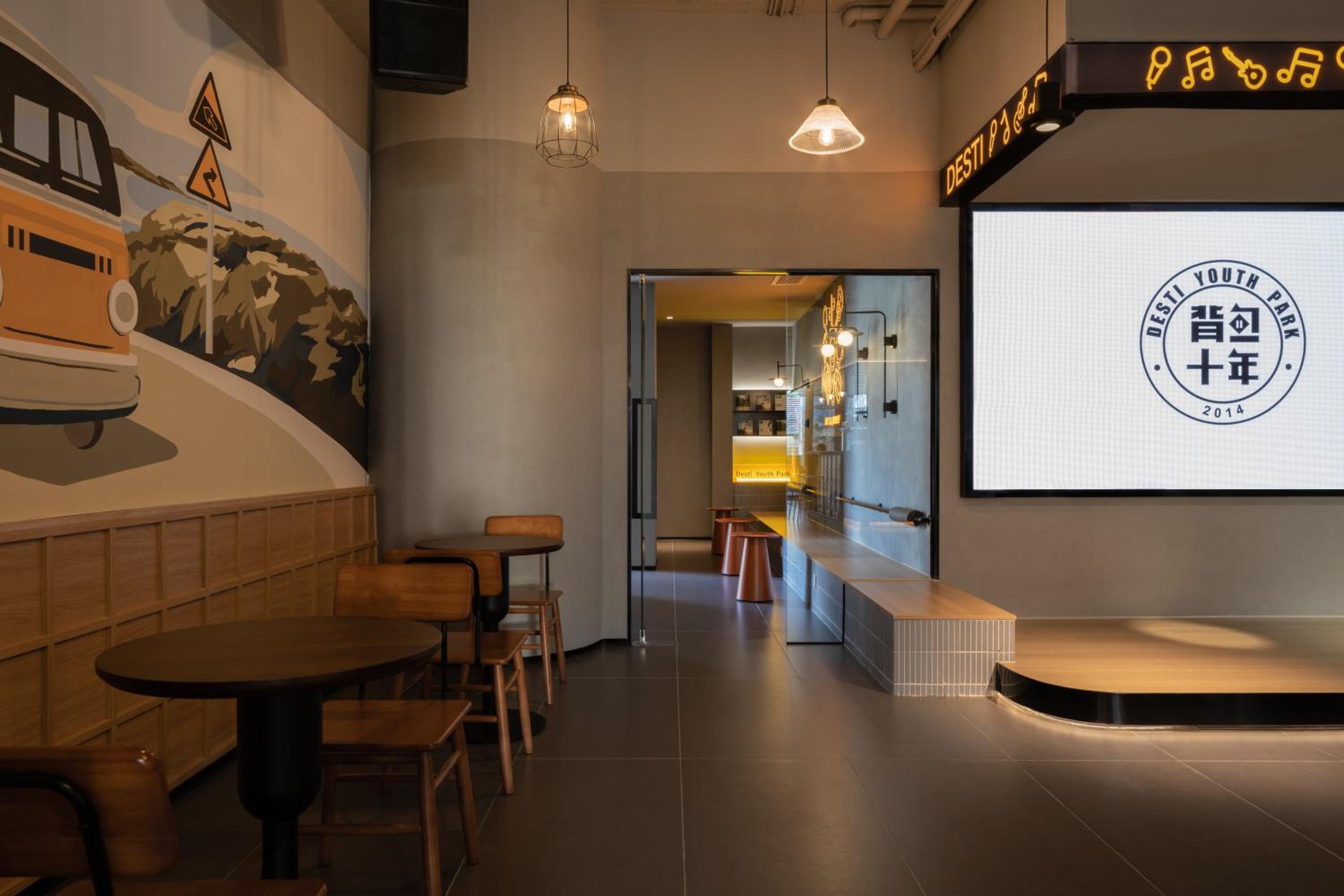 Xiamen Desti Youth Park Hostel Zhongshan Road -24H Reception&English Service& Cafe& Bar& Luggage Storage& Large Public Area