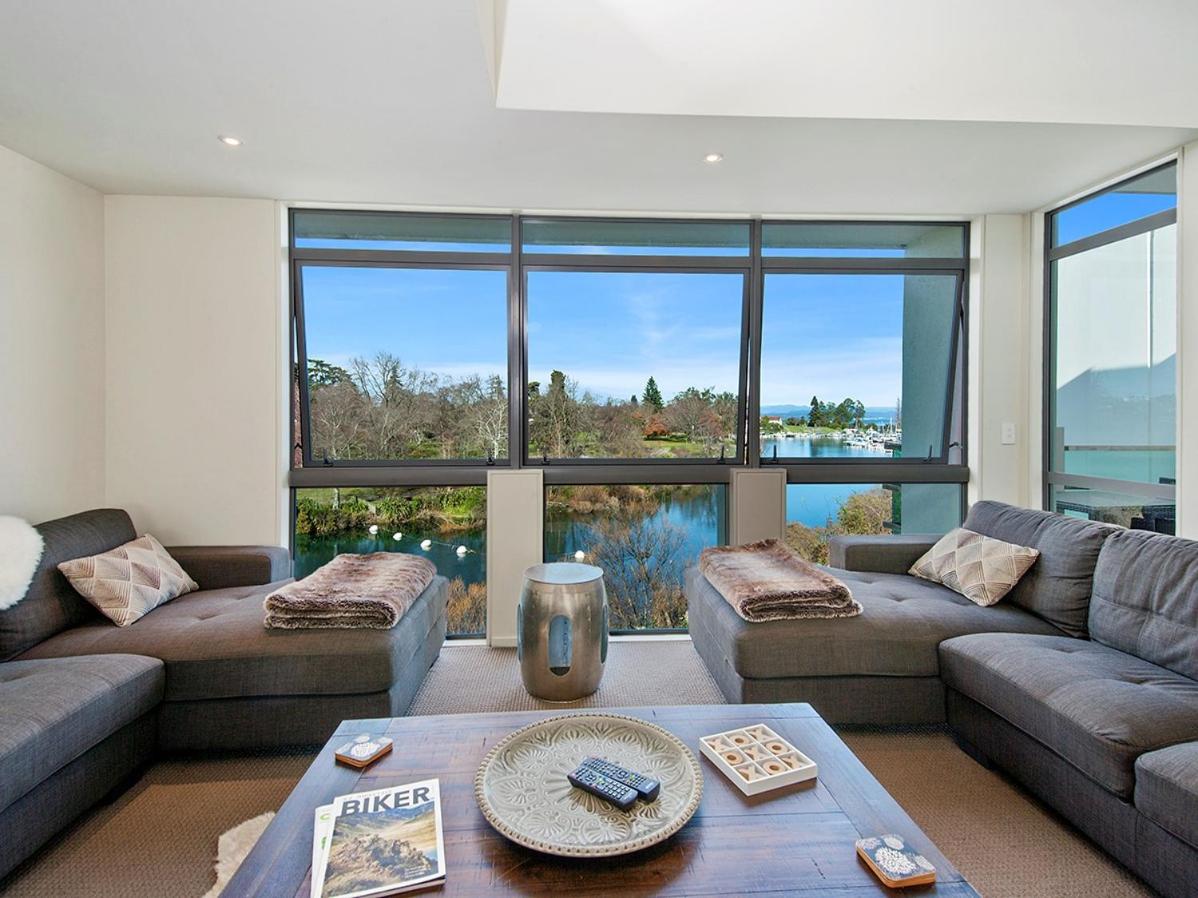 The Mooring - Taupo Waterfront Apartment view 2