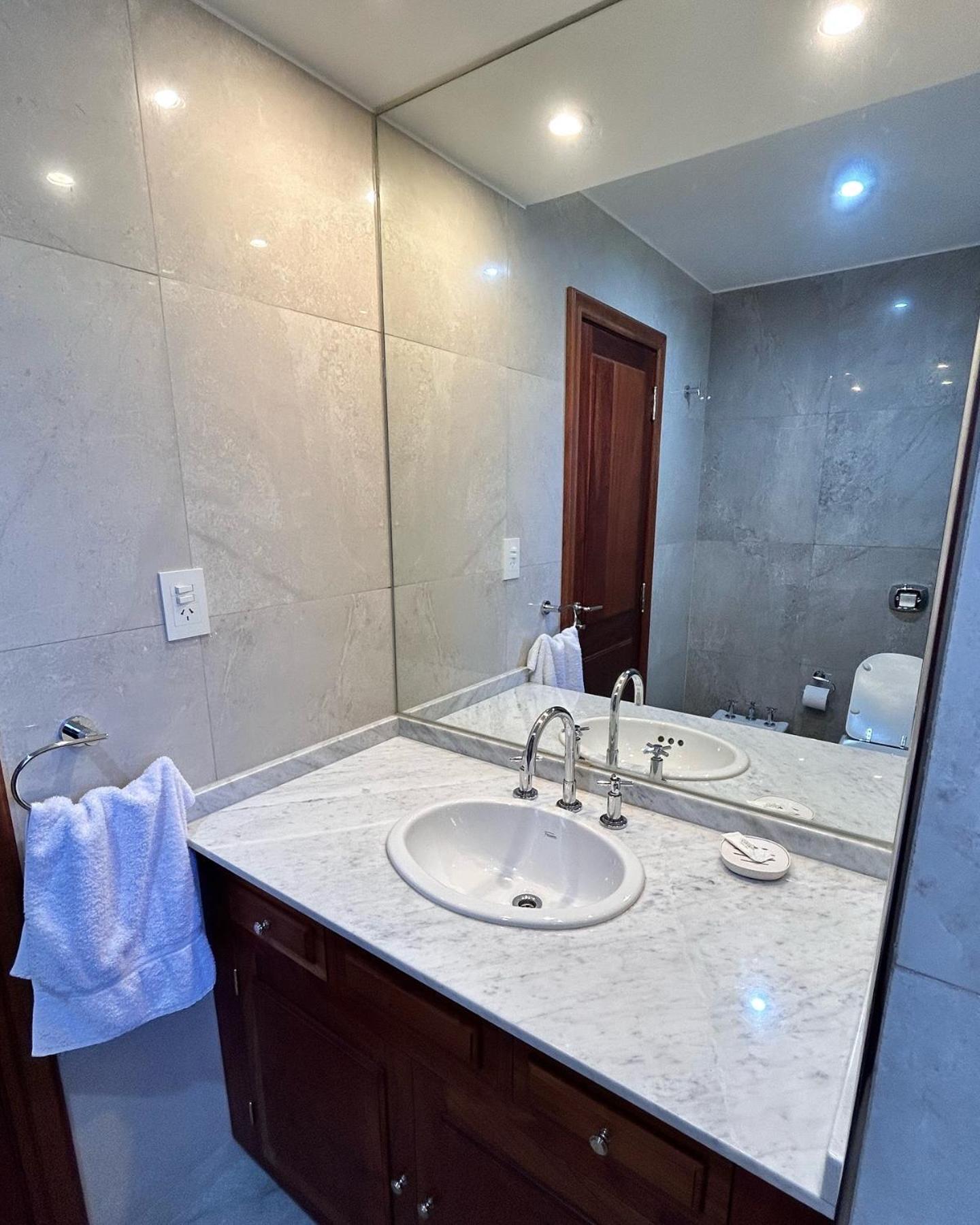 Al Puente y Palo - Casa de Piedra