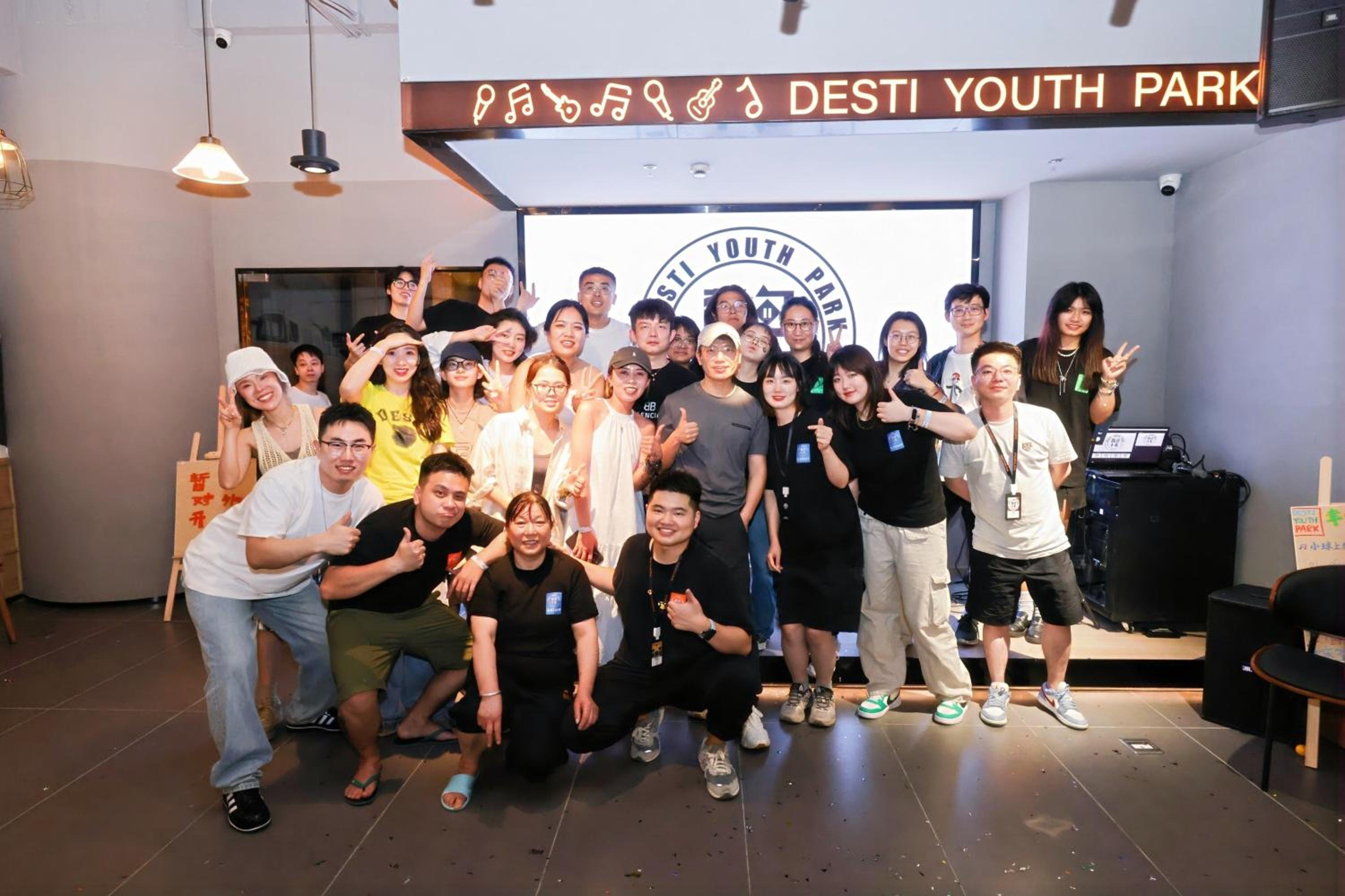 Xiamen Desti Youth Park Hostel Zhongshan Road -24H Reception&English Service& Cafe& Bar& Luggage Storage& Large Public Area