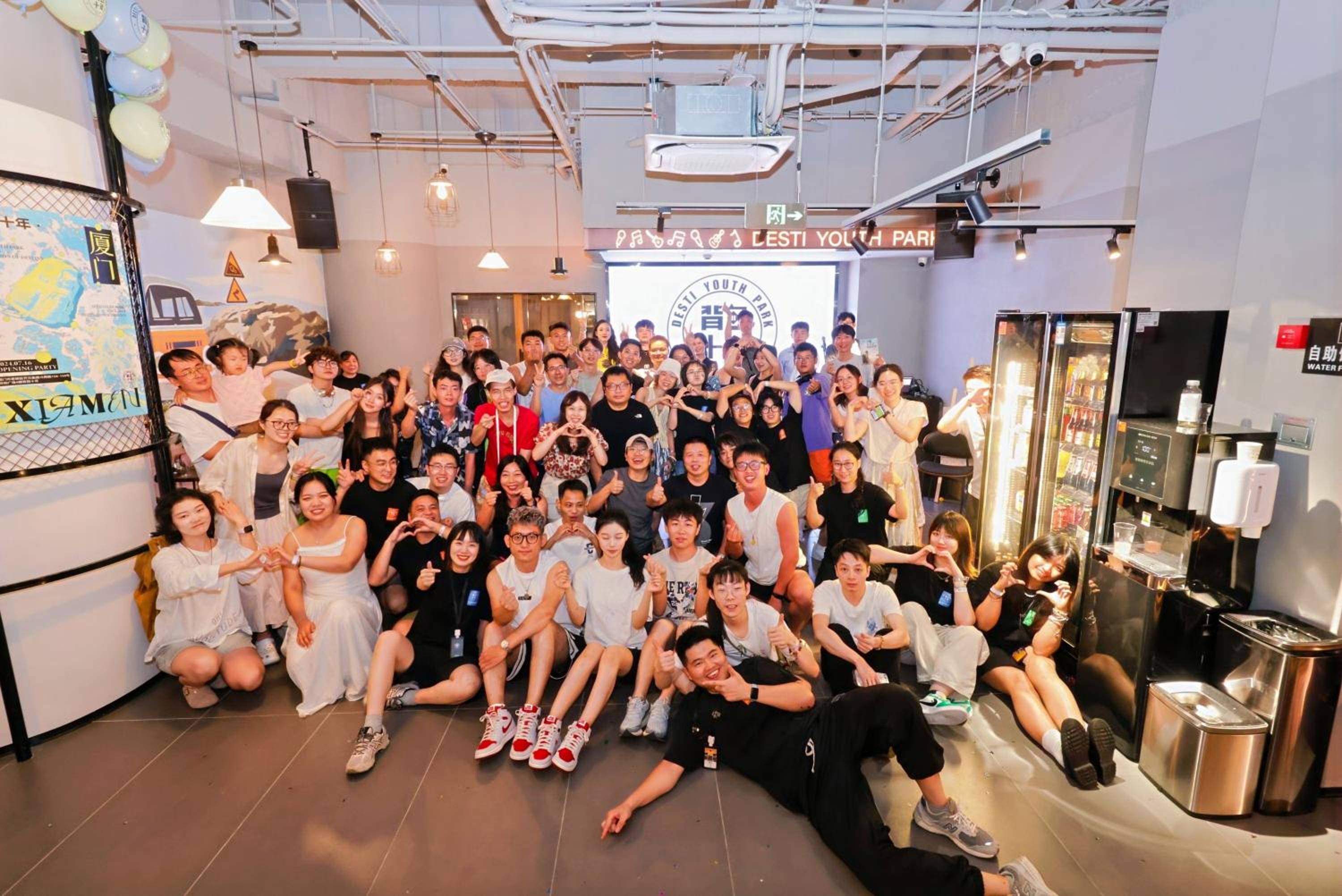 Xiamen Desti Youth Park Hostel Zhongshan Road -24H Reception&English Service& Cafe& Bar& Luggage Storage& Large Public Area