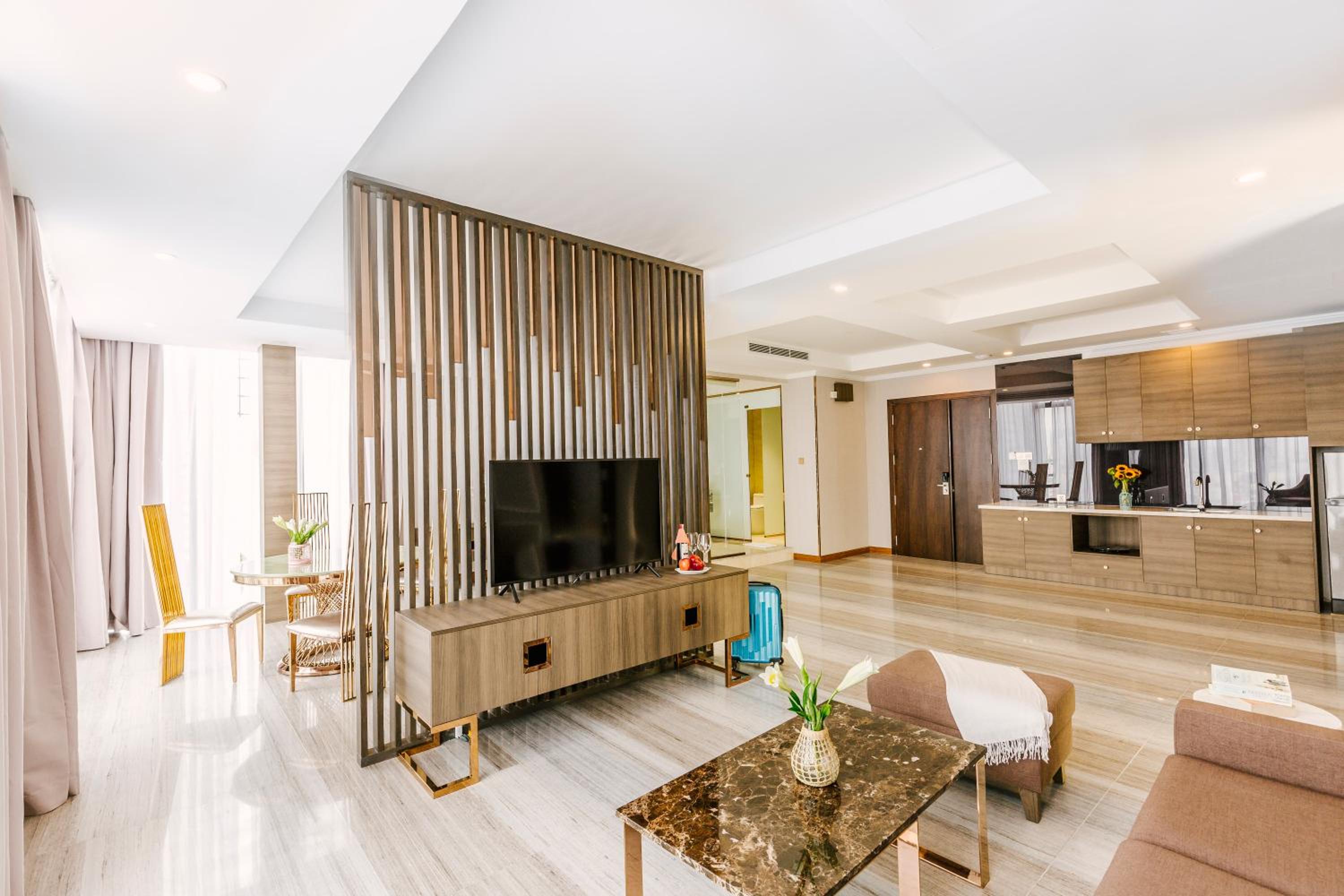 Winsuites Sai Gon Hotel 65