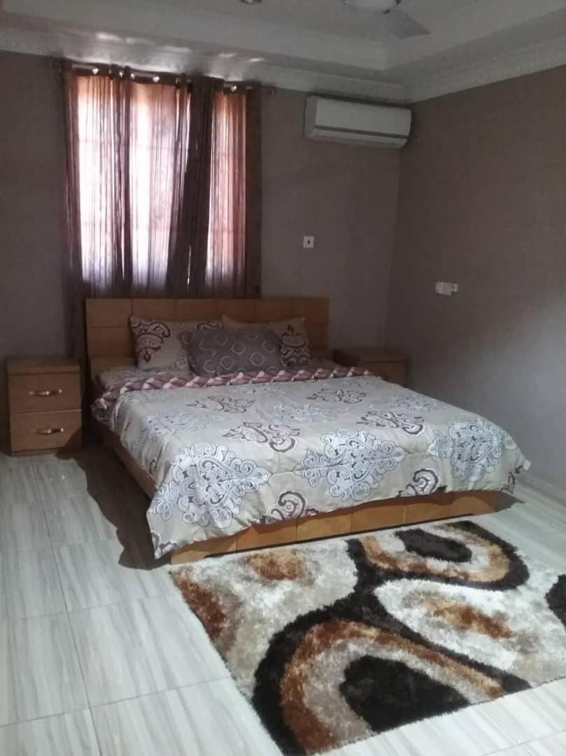 Elegant 2 bedroom Apartment view 4