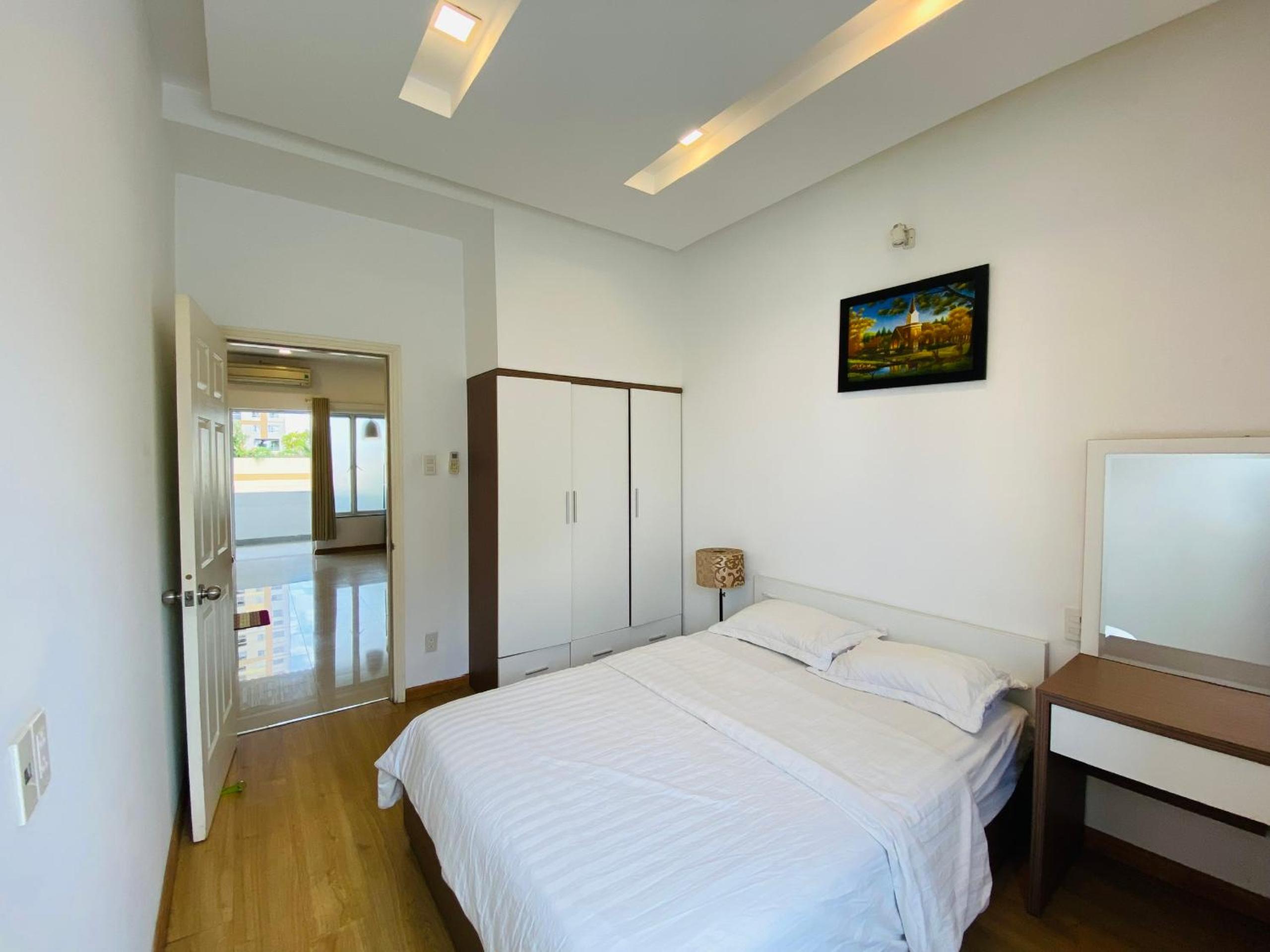 Pearl Service Apartment
