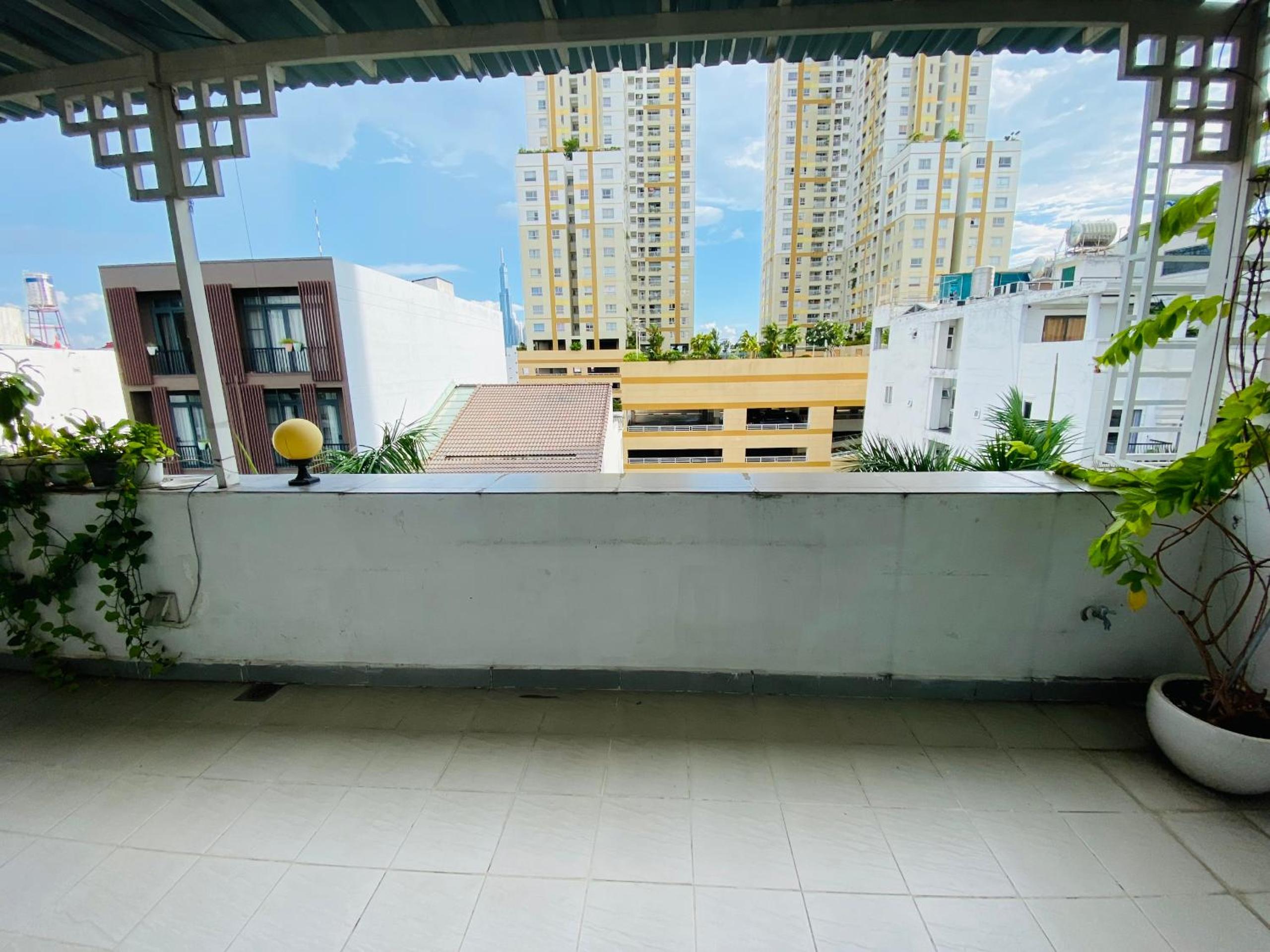 Pearl Service Apartment