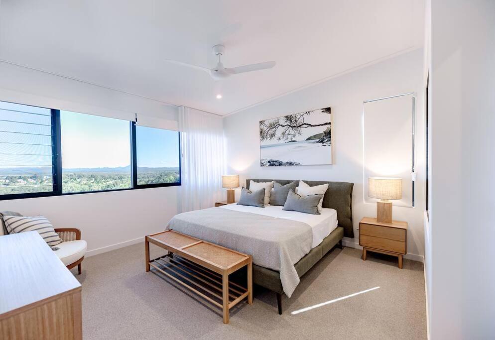 The Hamptons Lake House Noosa Heads Luxury House