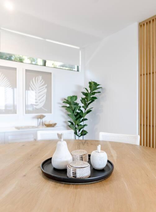 The Hamptons Lake House Noosa Heads Luxury House