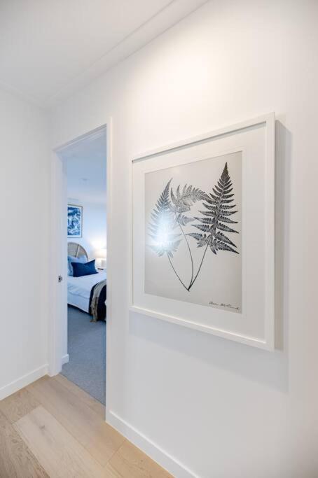The Hamptons Lake House Noosa Heads Luxury House