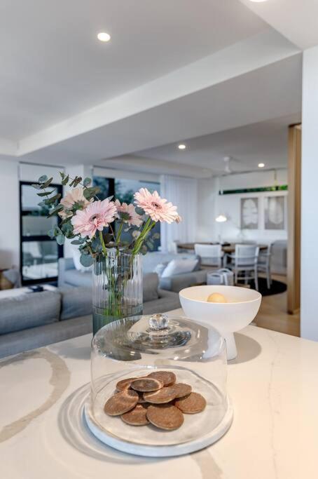 The Hamptons Lake House Noosa Heads Luxury House