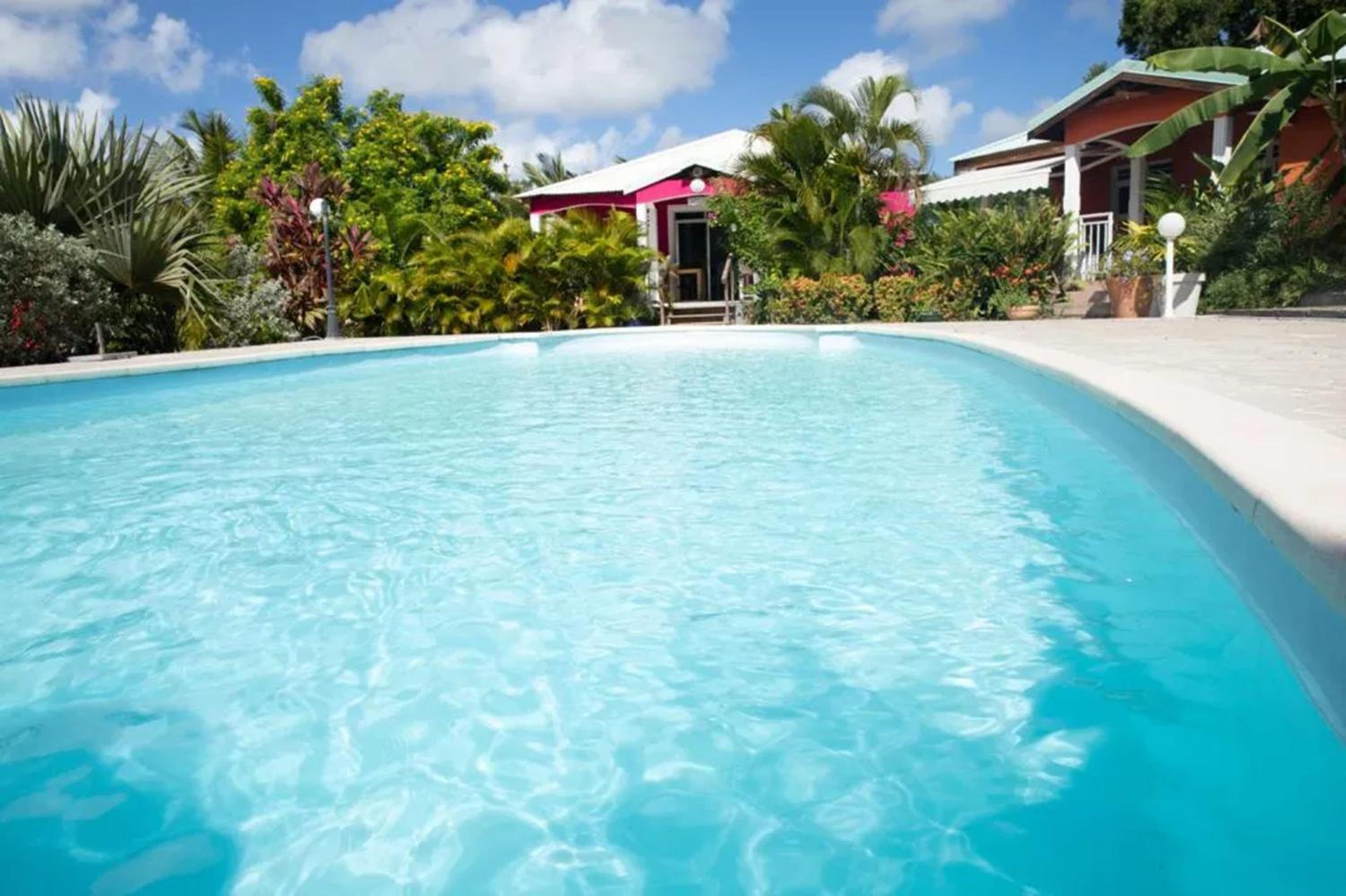 Maison charmante avec piscine partagee a Petit Canal view 3