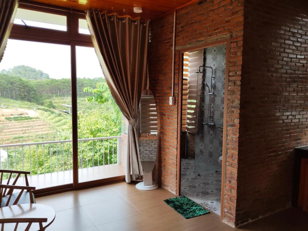 Lưng Chừng House view 2