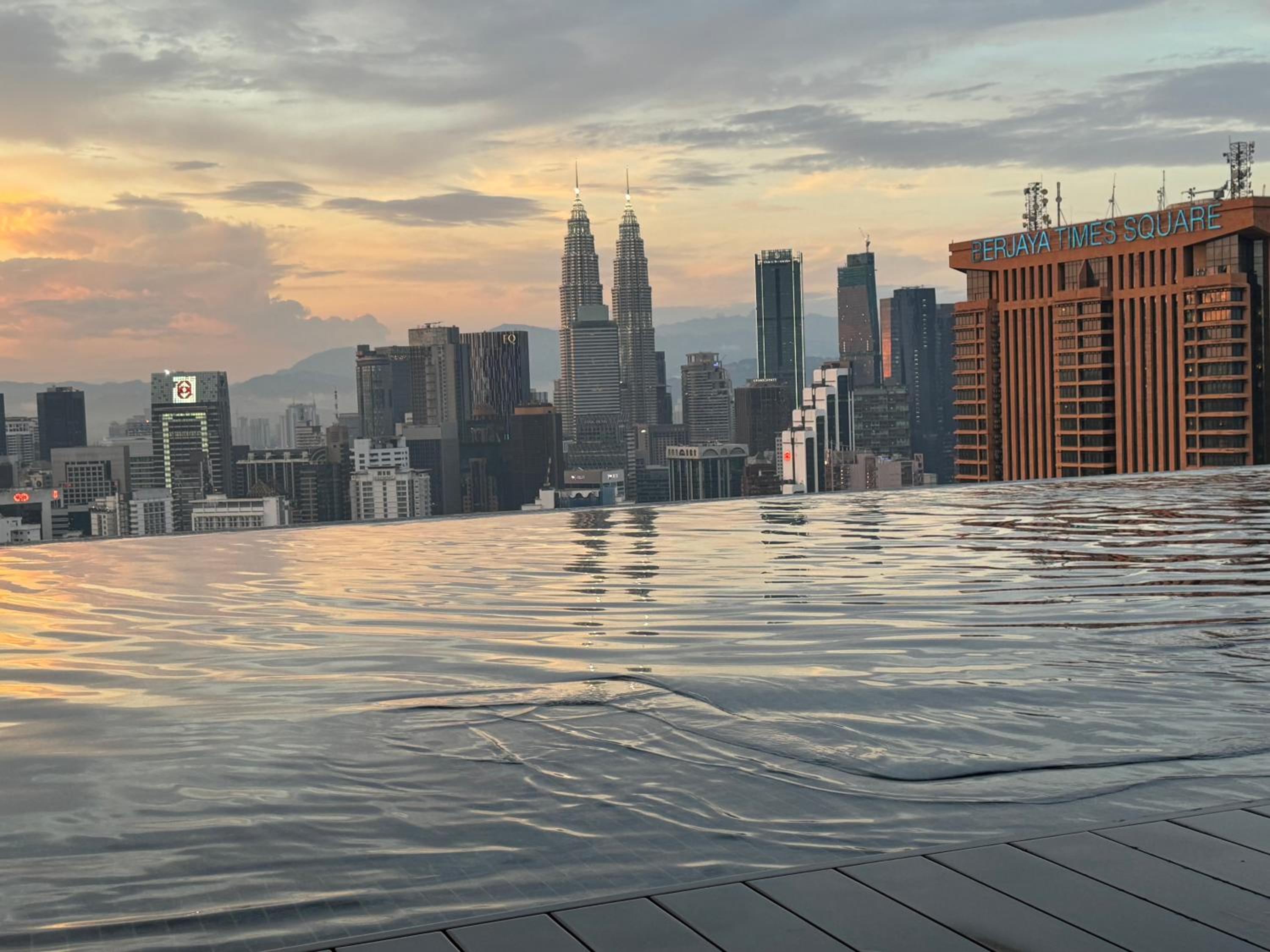 Lucentia Suites Klcc By Classy