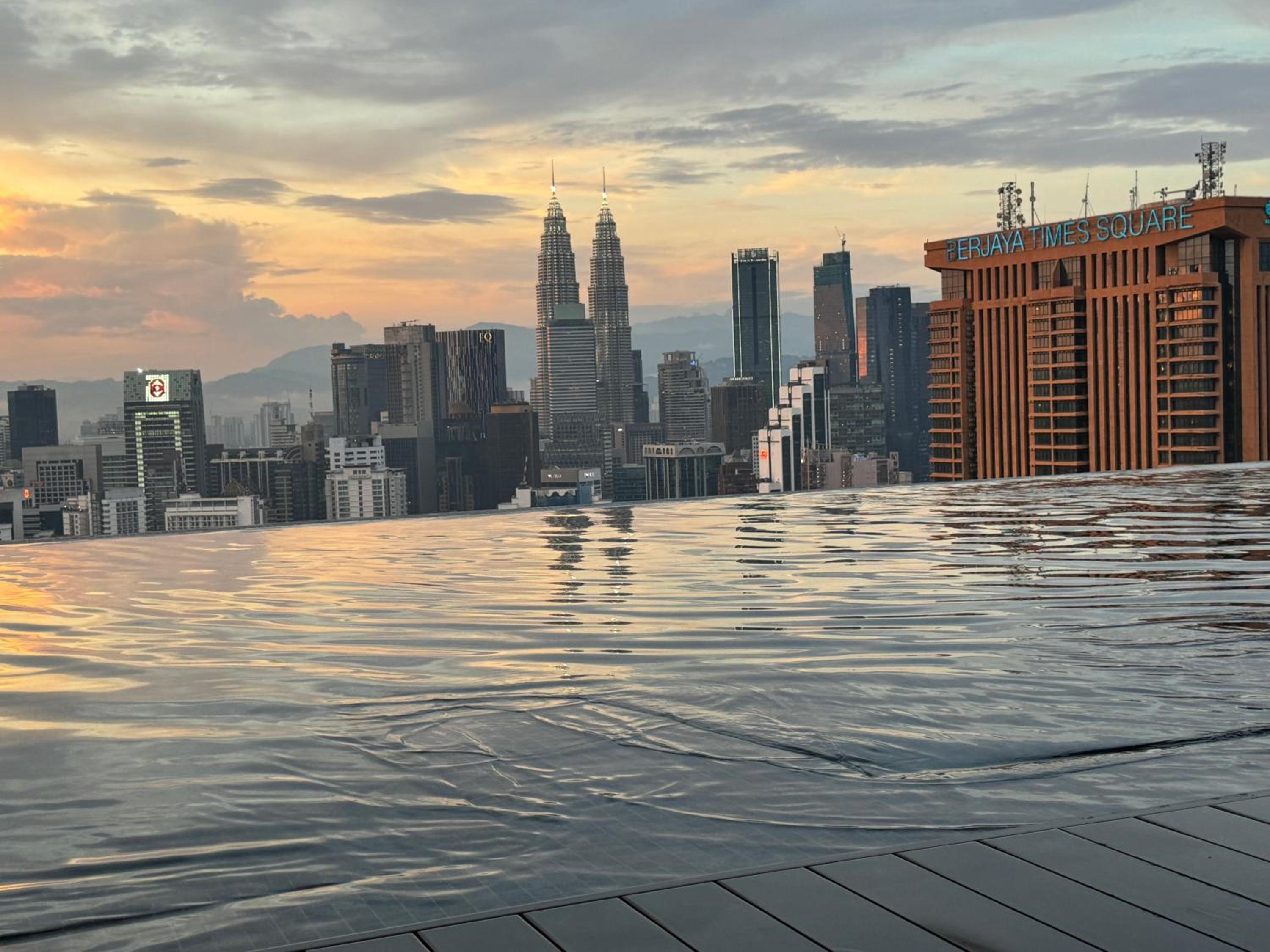 Lucentia Suites Klcc By Classy