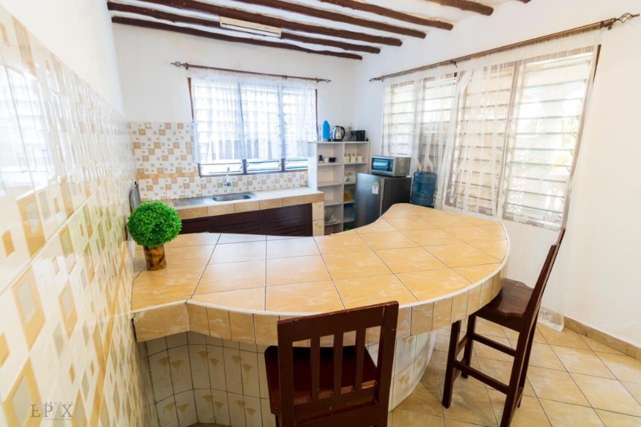 Ukunda Vacations - Beach road 3br Diani - Property Image 11