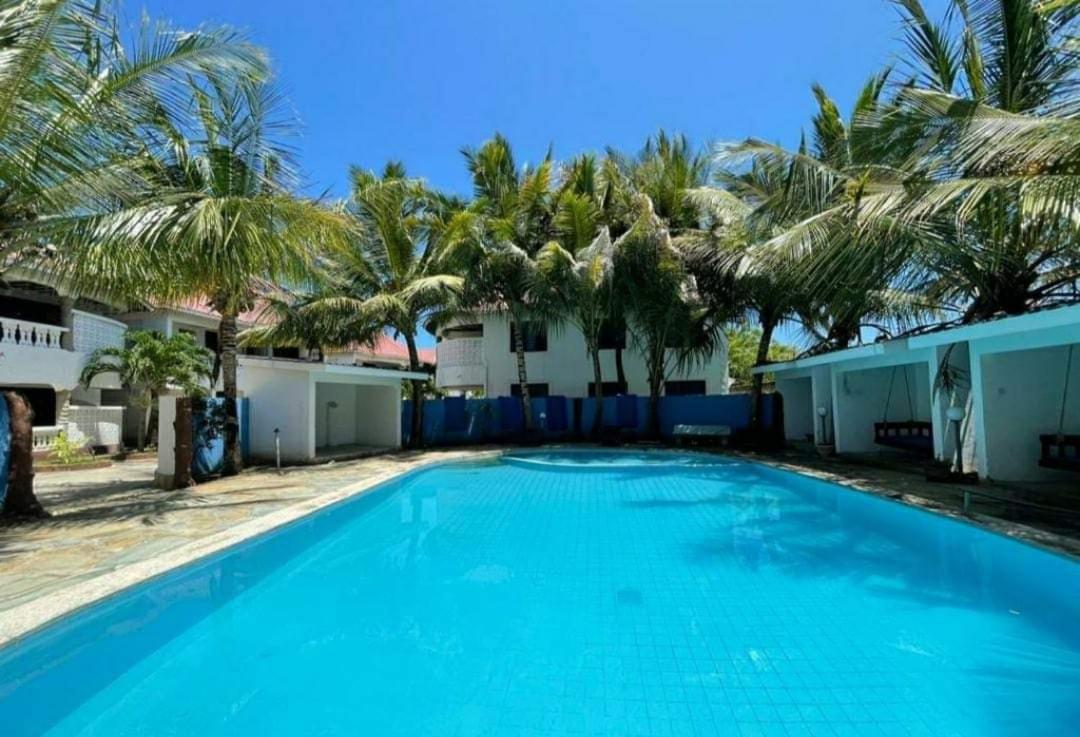 Ukunda Vacations - Beach road 3br Diani - Property Image 3